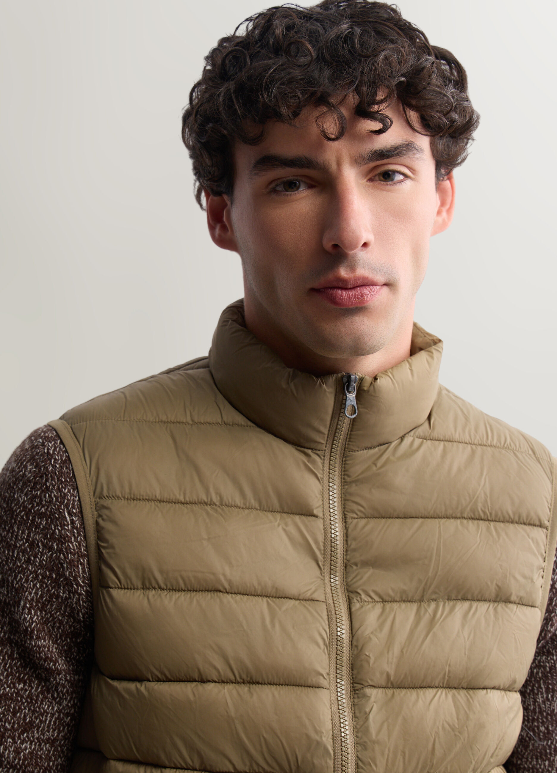 Gilet imbottito in tessuto tecnico uomo_2