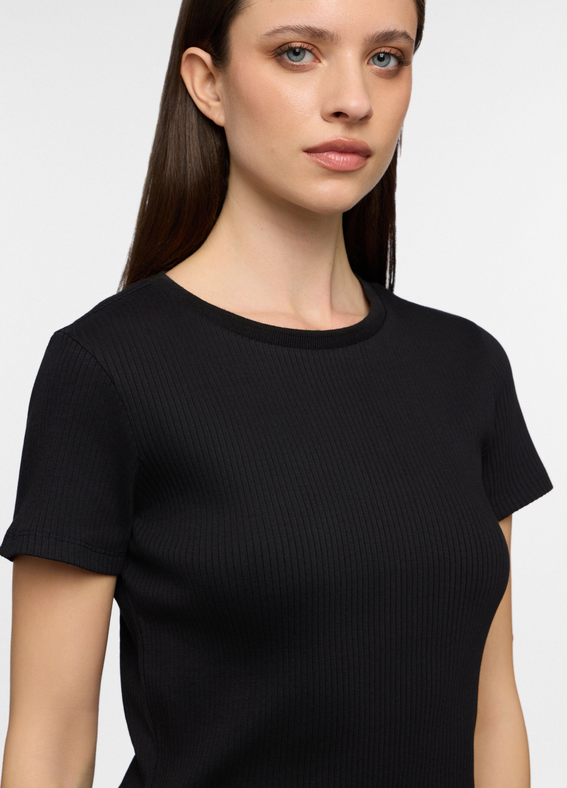 T-shirt girocollo in costina stretch donna_2