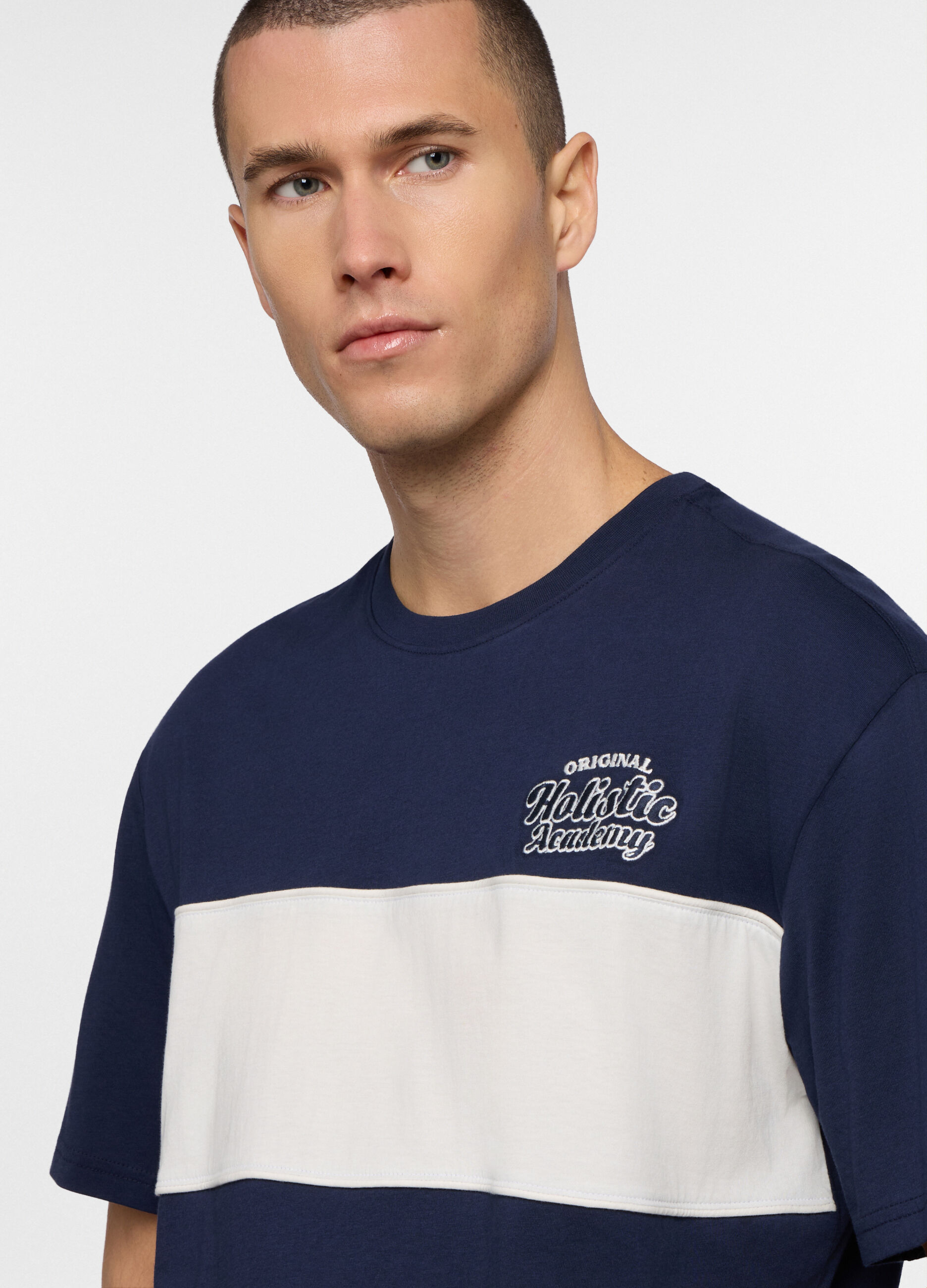 T-shirt girocollo con fascia a contrasto uomo_2