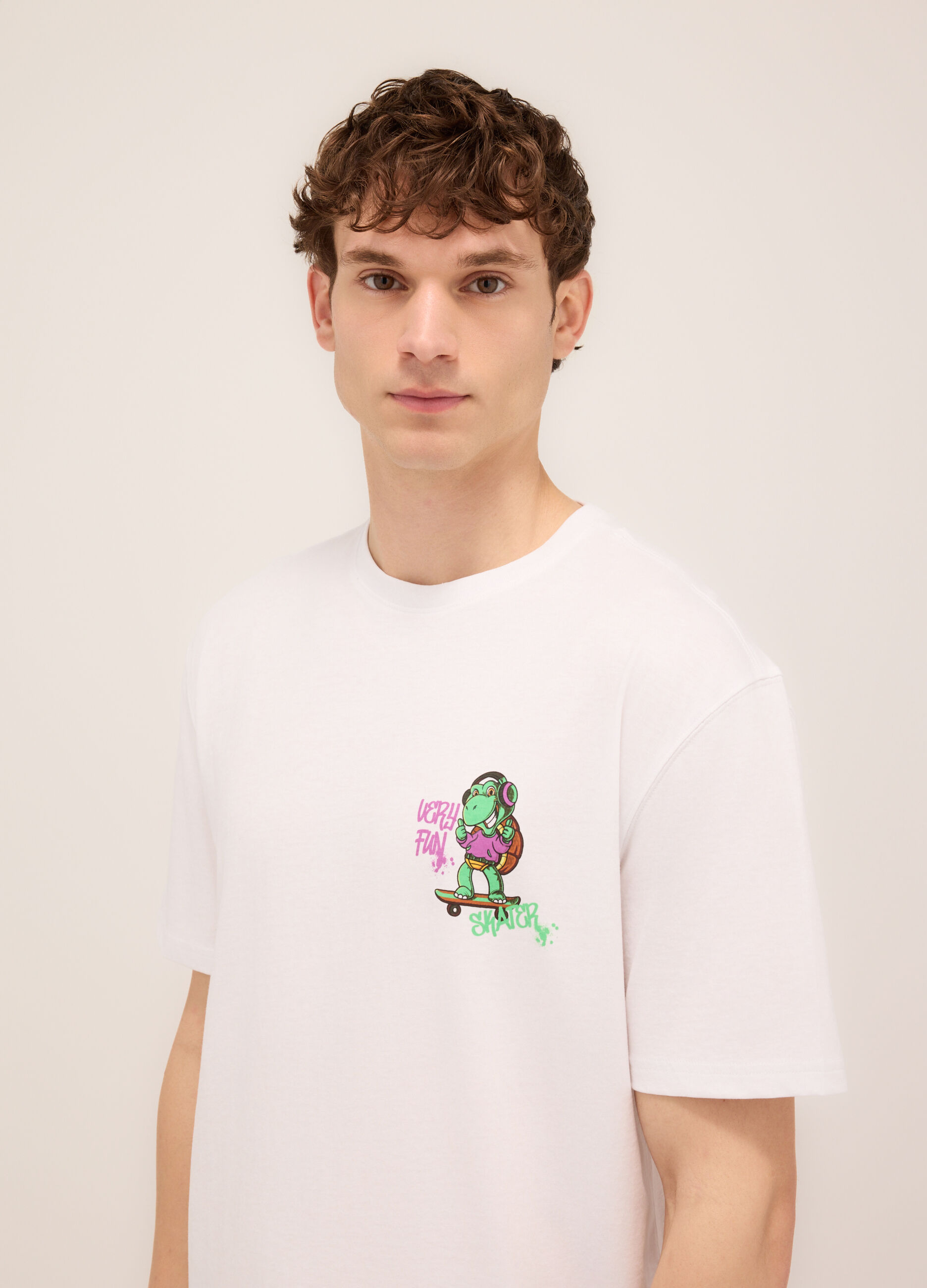 T-shirt girocollo stampa graffiti_2
