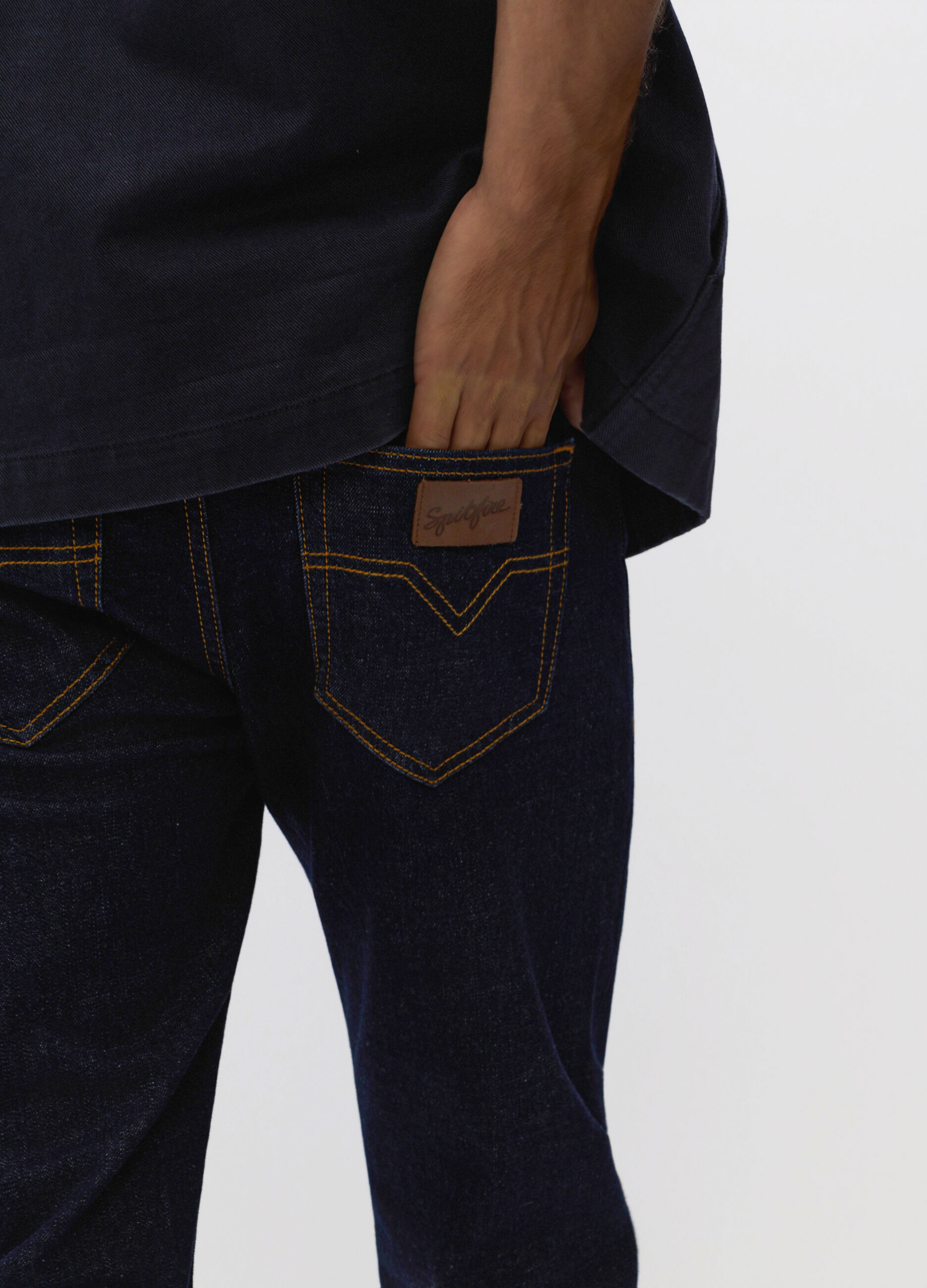 Jeans slim fit in denim lavato uomo_4