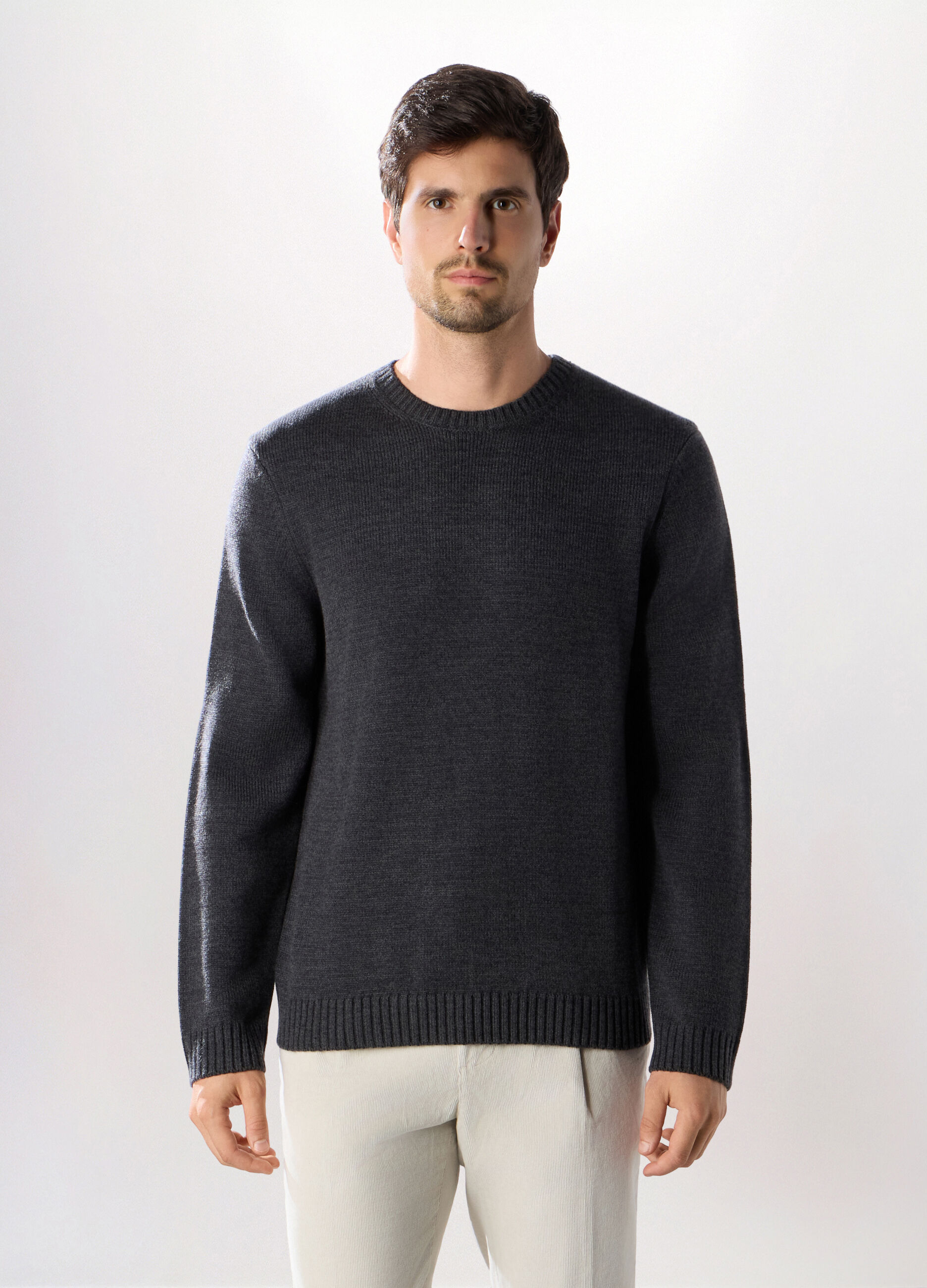 Maglione girocollo a maglia rasata uomo_0