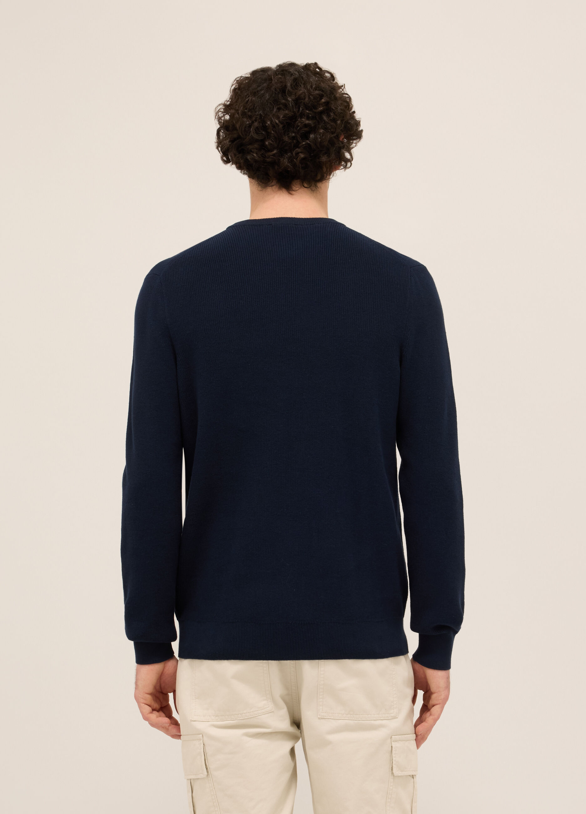 Maglione girocollo in cotone a maglia rasata uomo_1