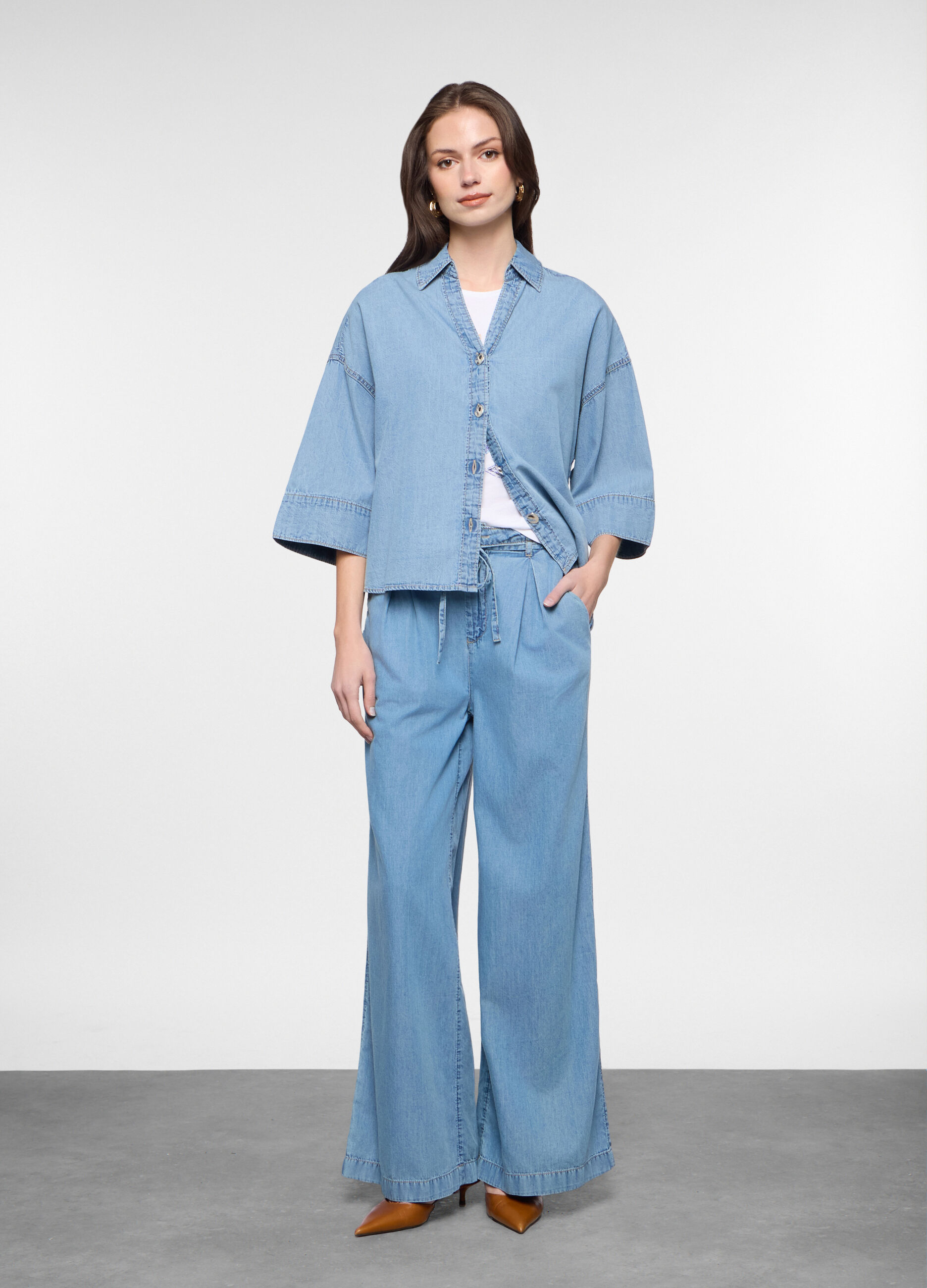 Pantaloni wide leg in denim di puro cotone donna_0