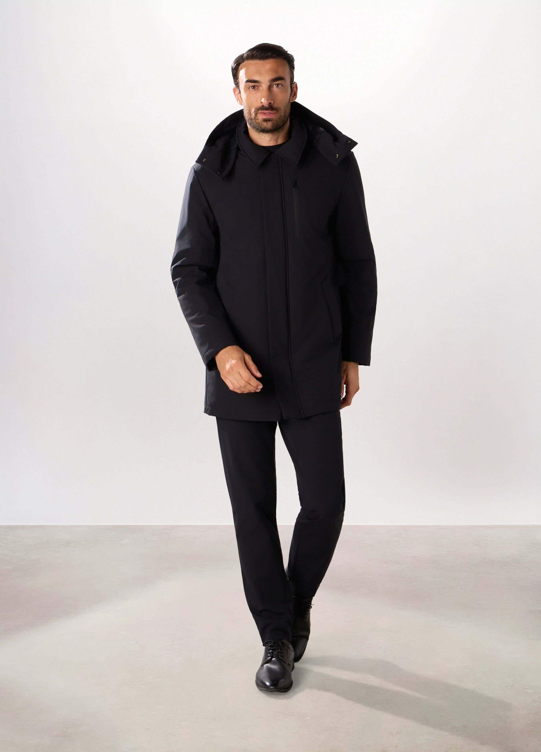 Parka imbottito con cappuccio uomo_0