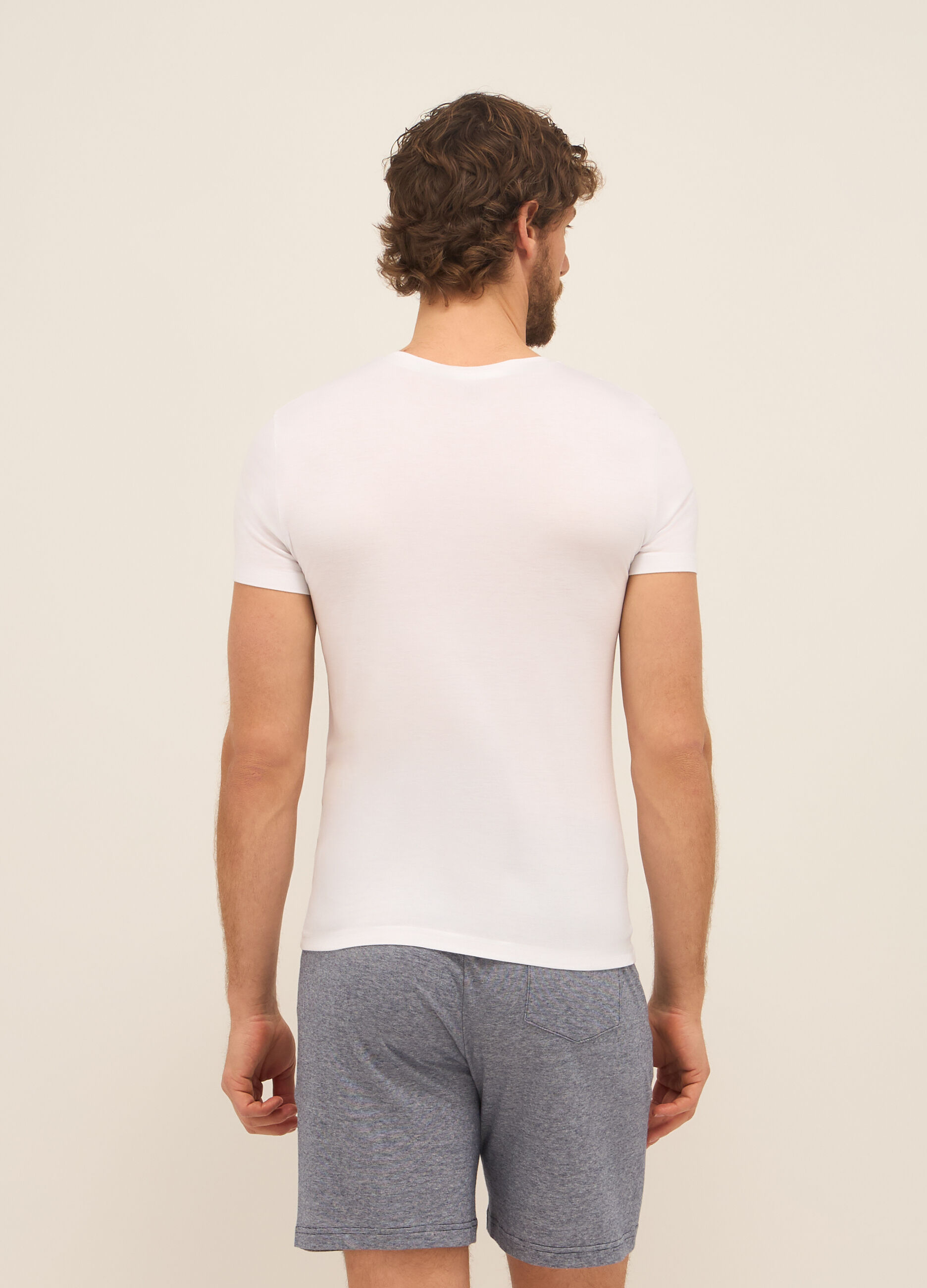 T-shirt collo a V in modal uomo_1