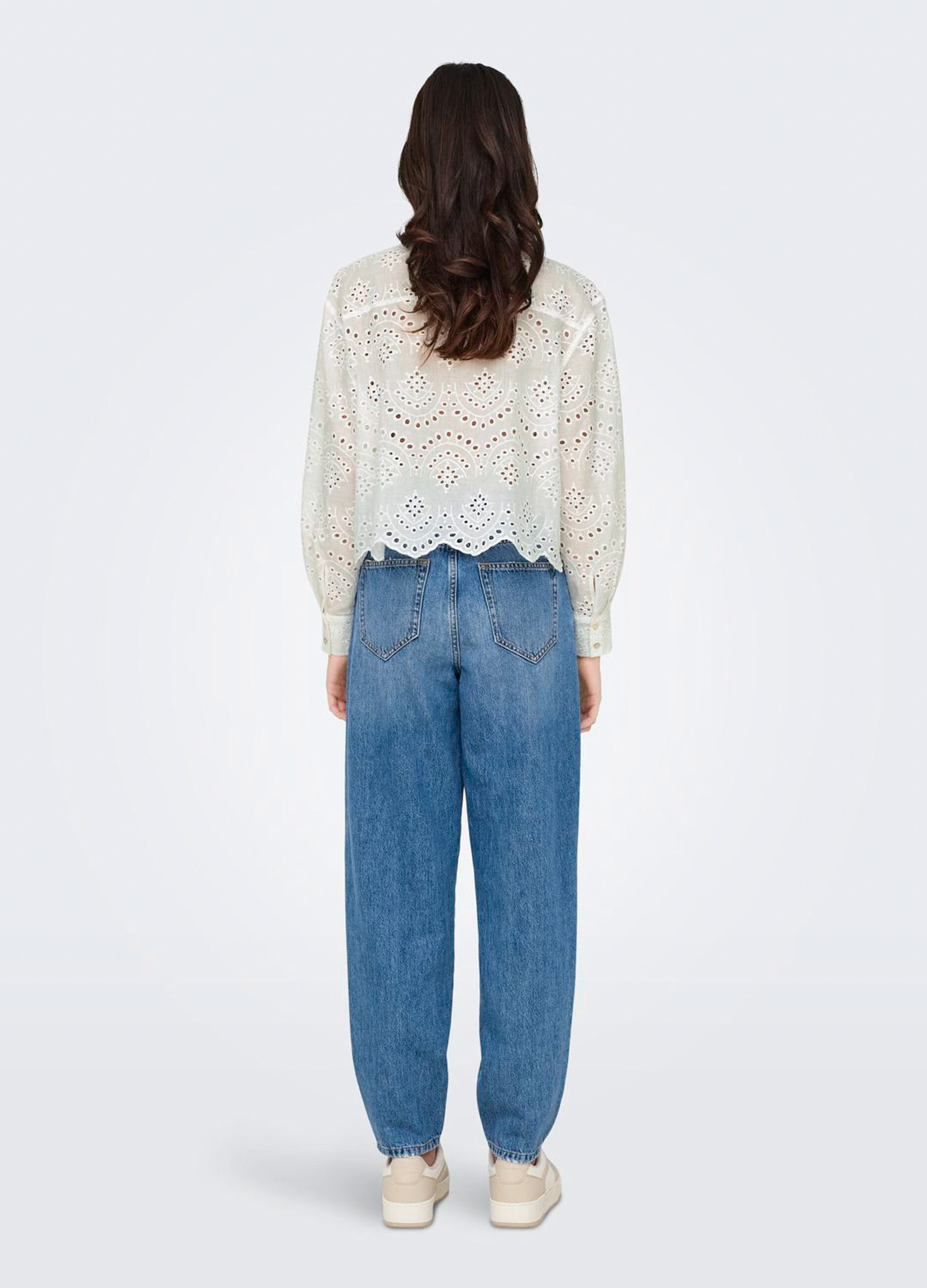 Camicia con ricami donna_1