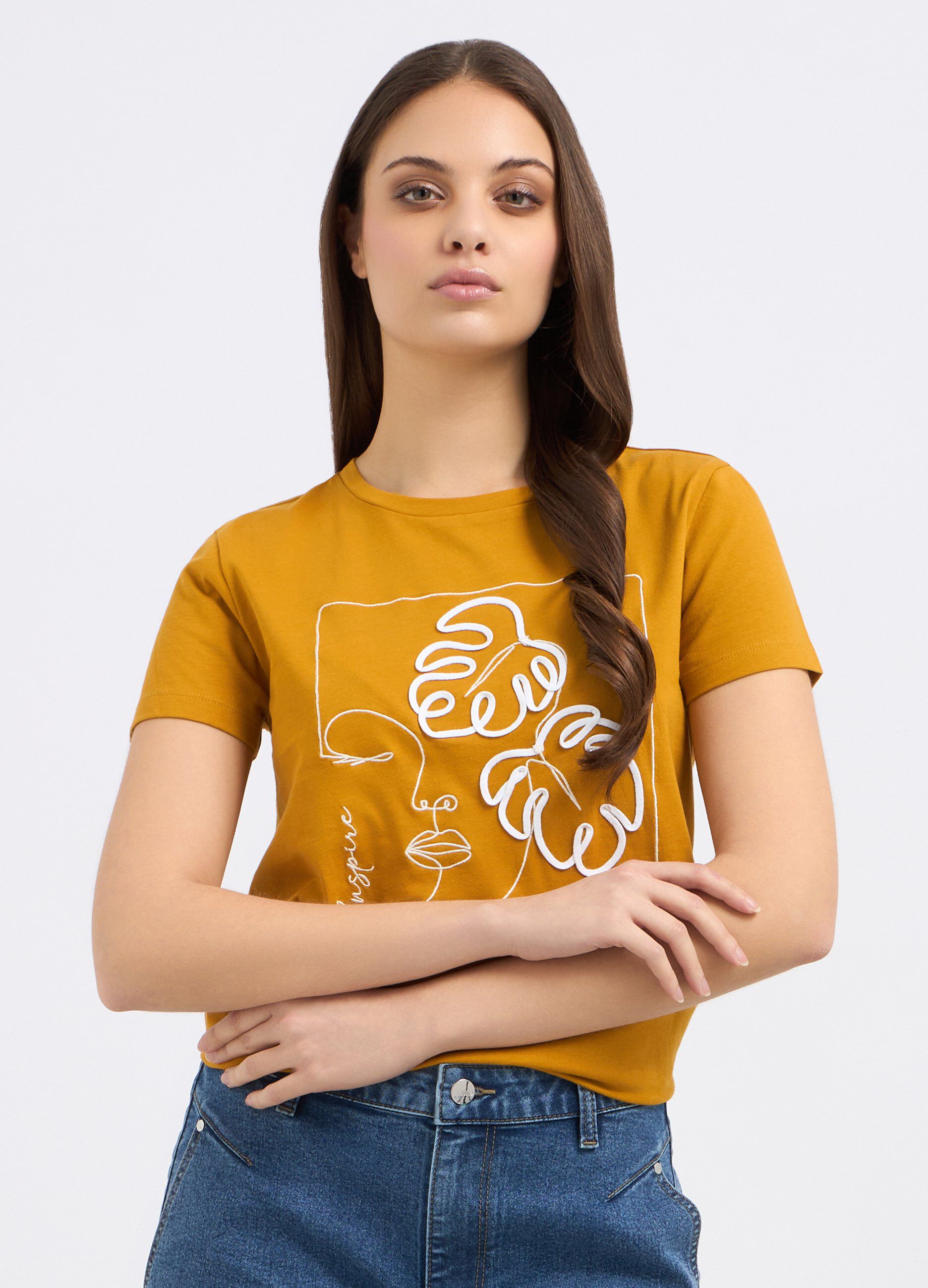 T-shirt in puro cotone con ricami ed applicazioni donna