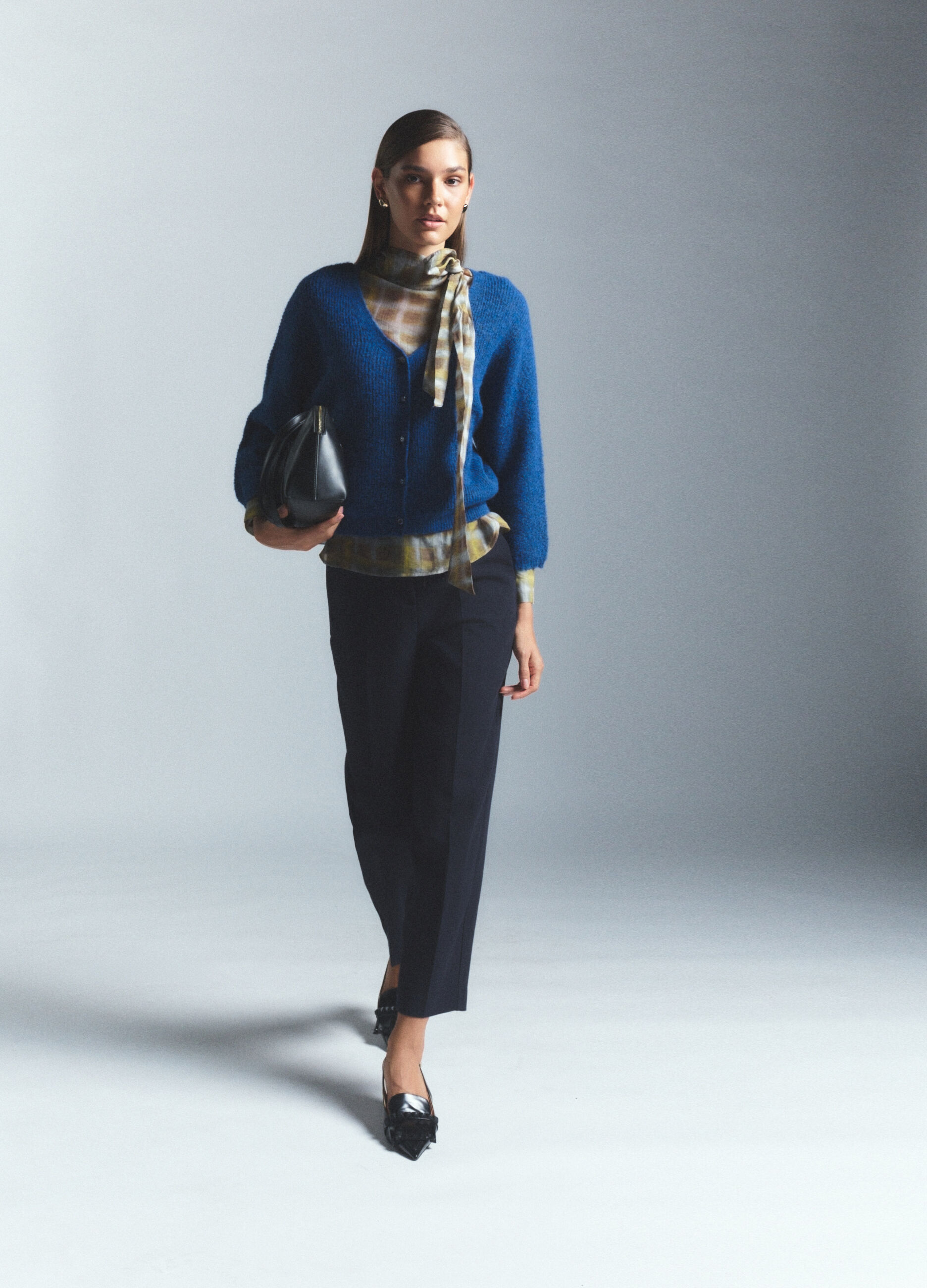 Cardigan con scollo a V in costina donna_1