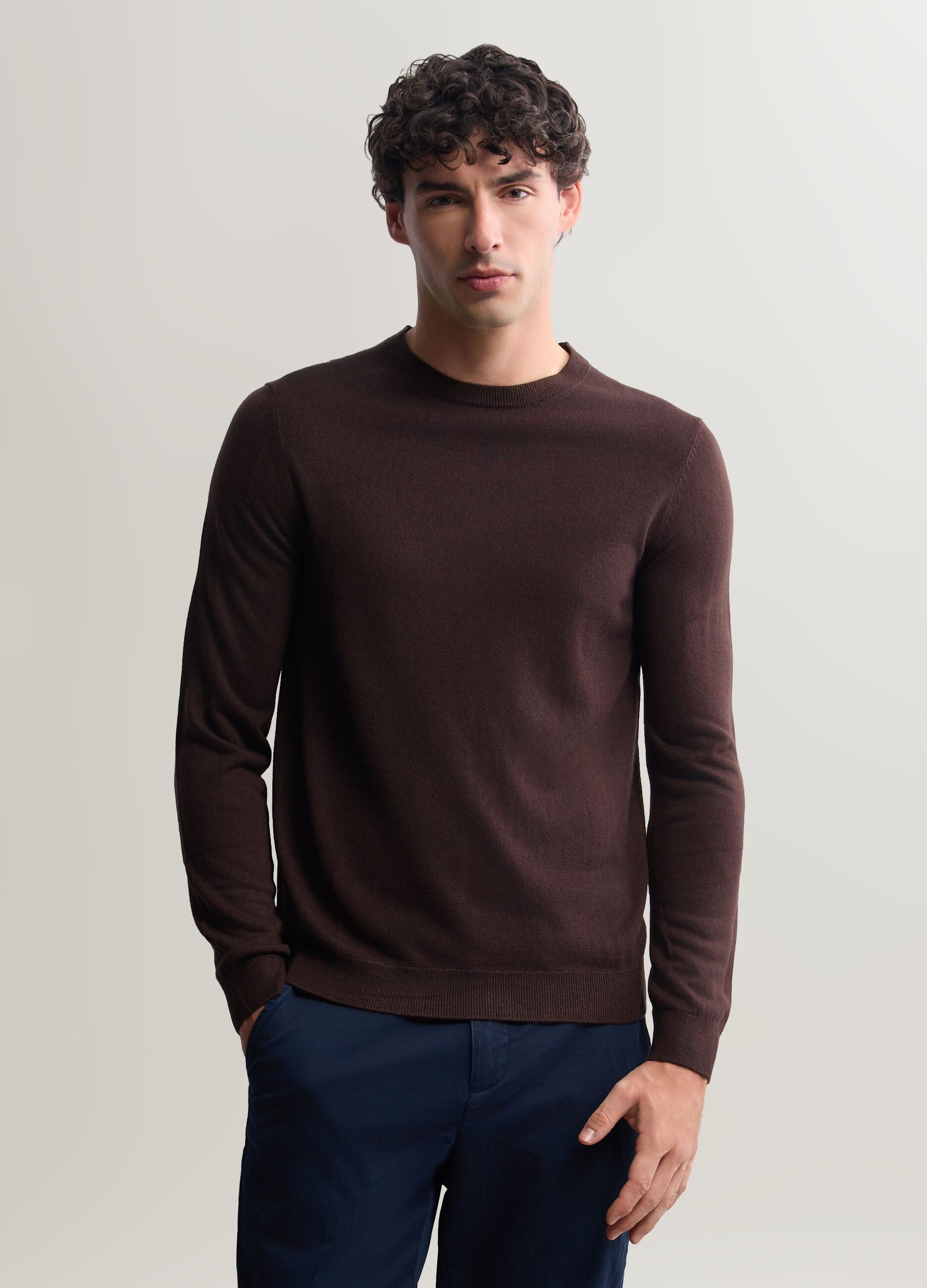 Maglione girocollo in maglia rasata uomo_0