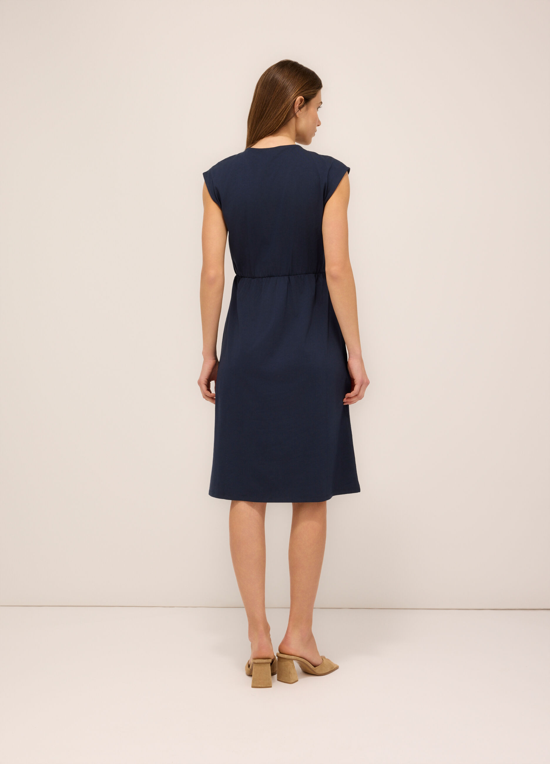 Abito smanicato in jersey di cotone stretch donna_1