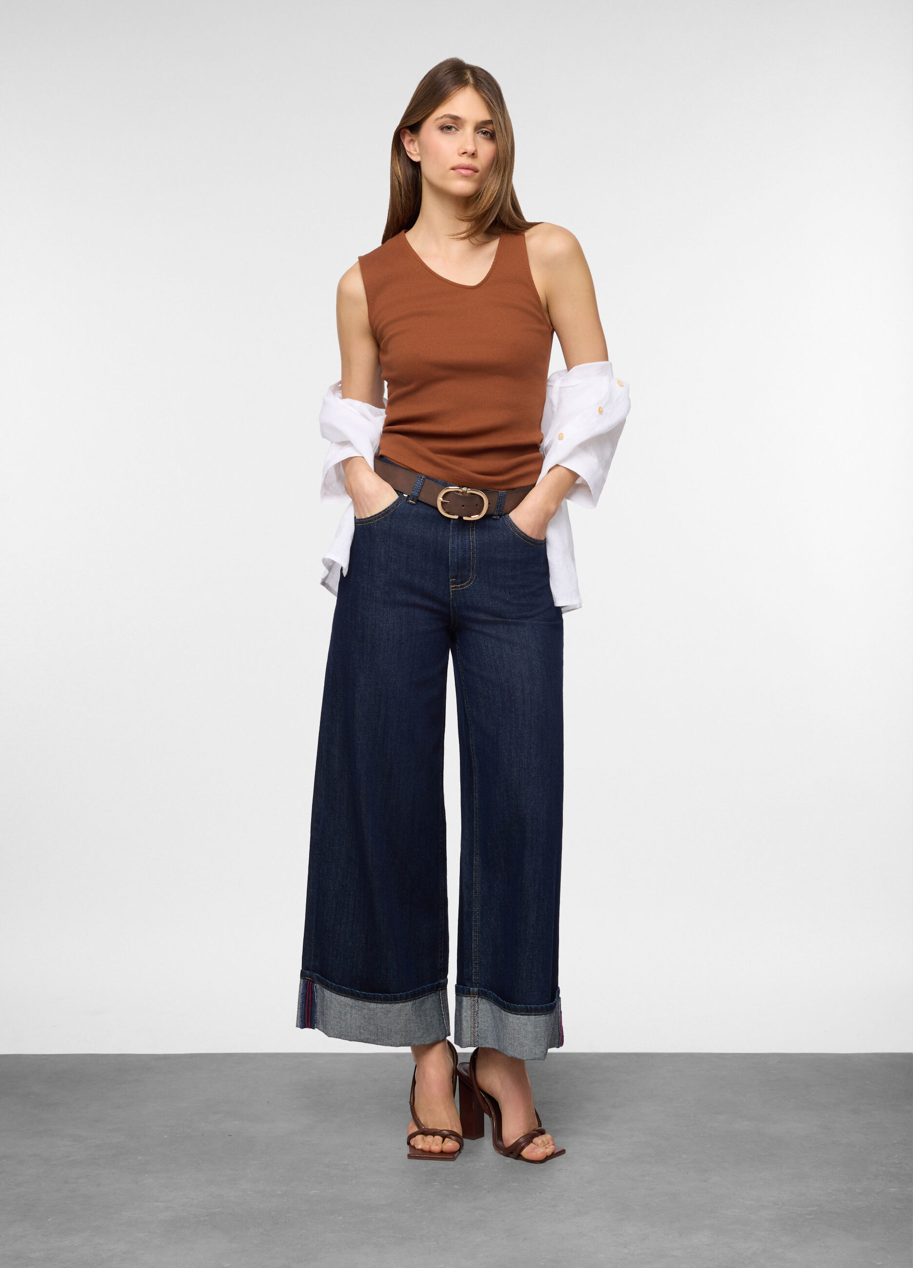 Canotta con scollo a V donna_0