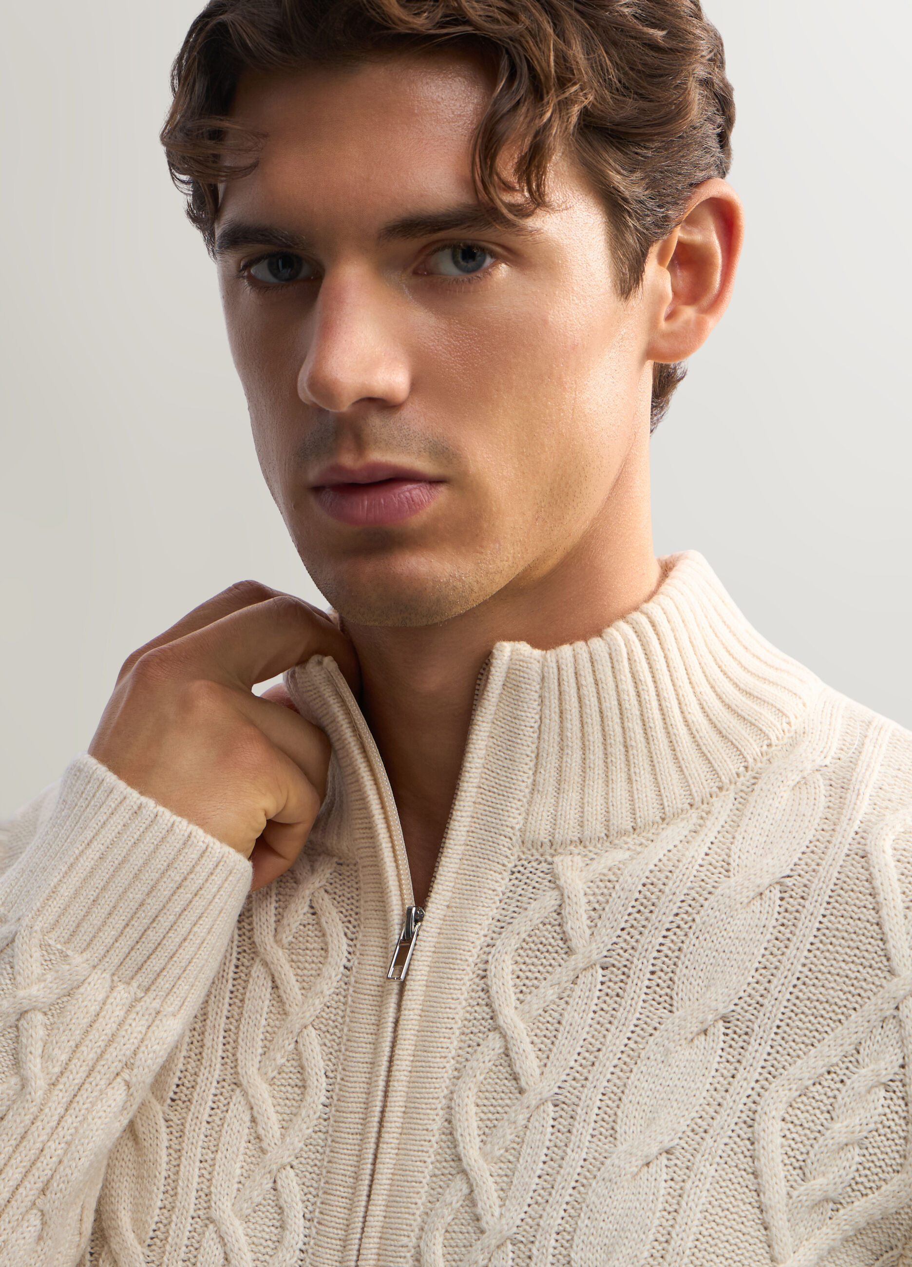 Cardigan con zip in maglia a trecce uomo_2