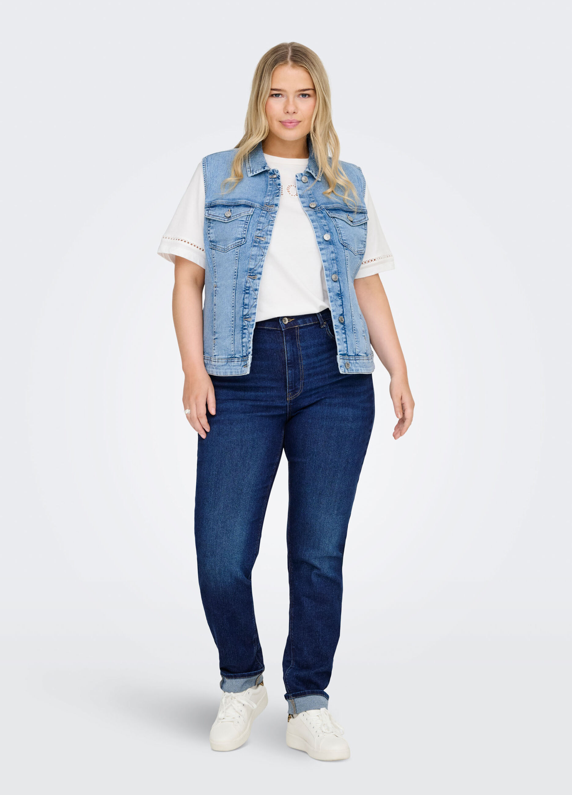 Giubbotto smanicato in denim_2