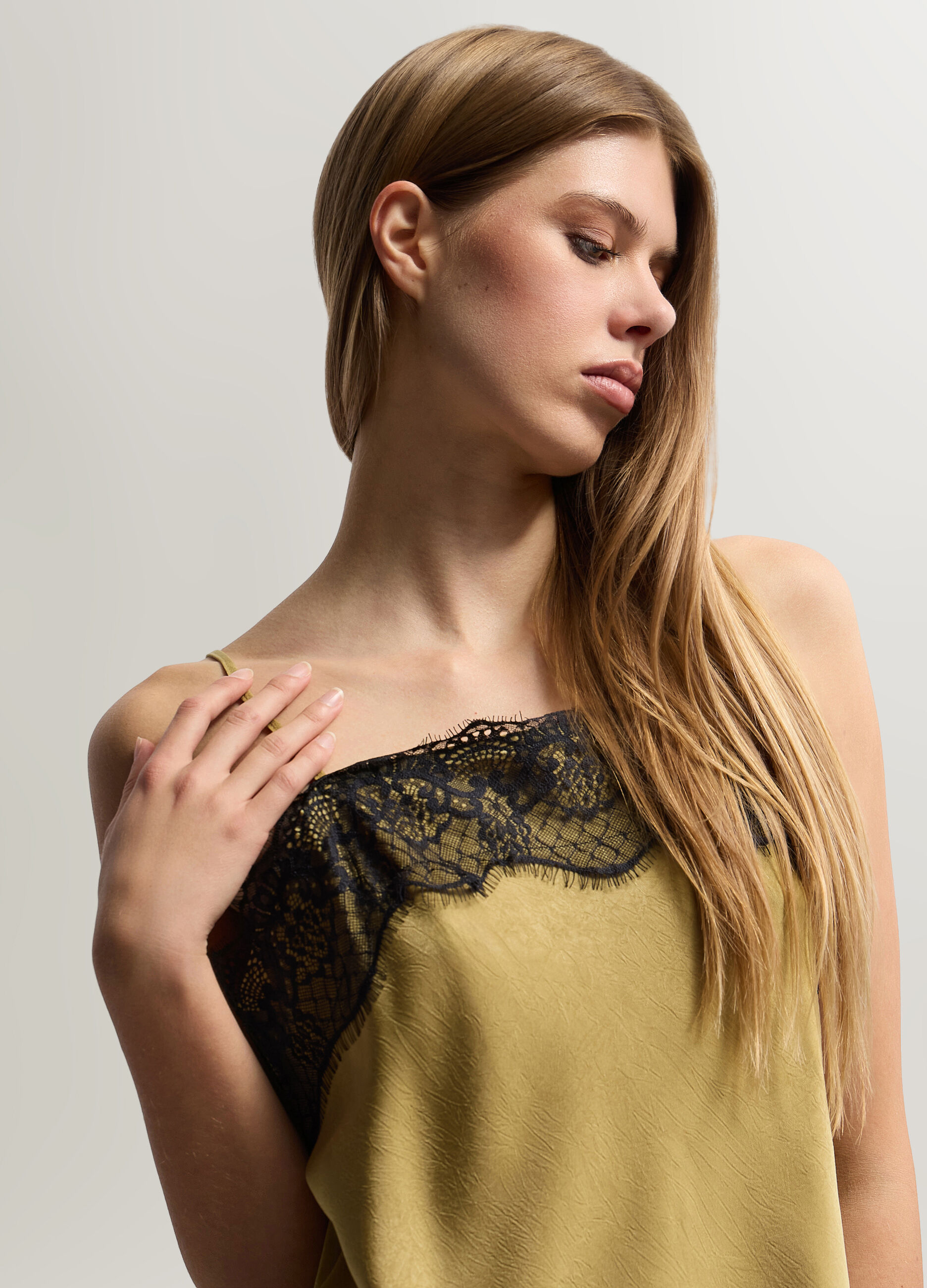 Top con scollo dritto donna_2