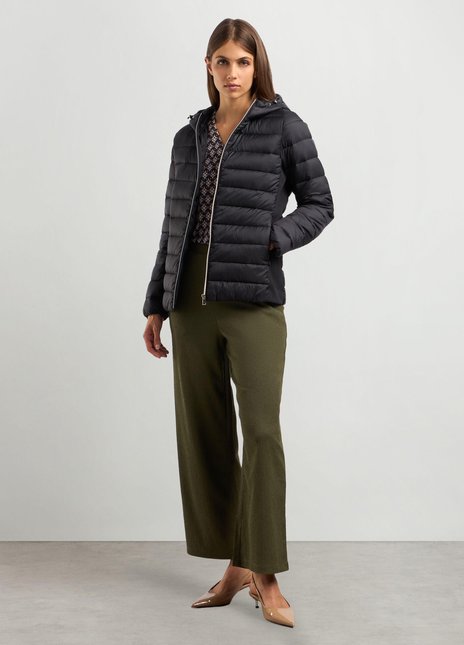 Giubbino imbottito con cappuccio donna_0