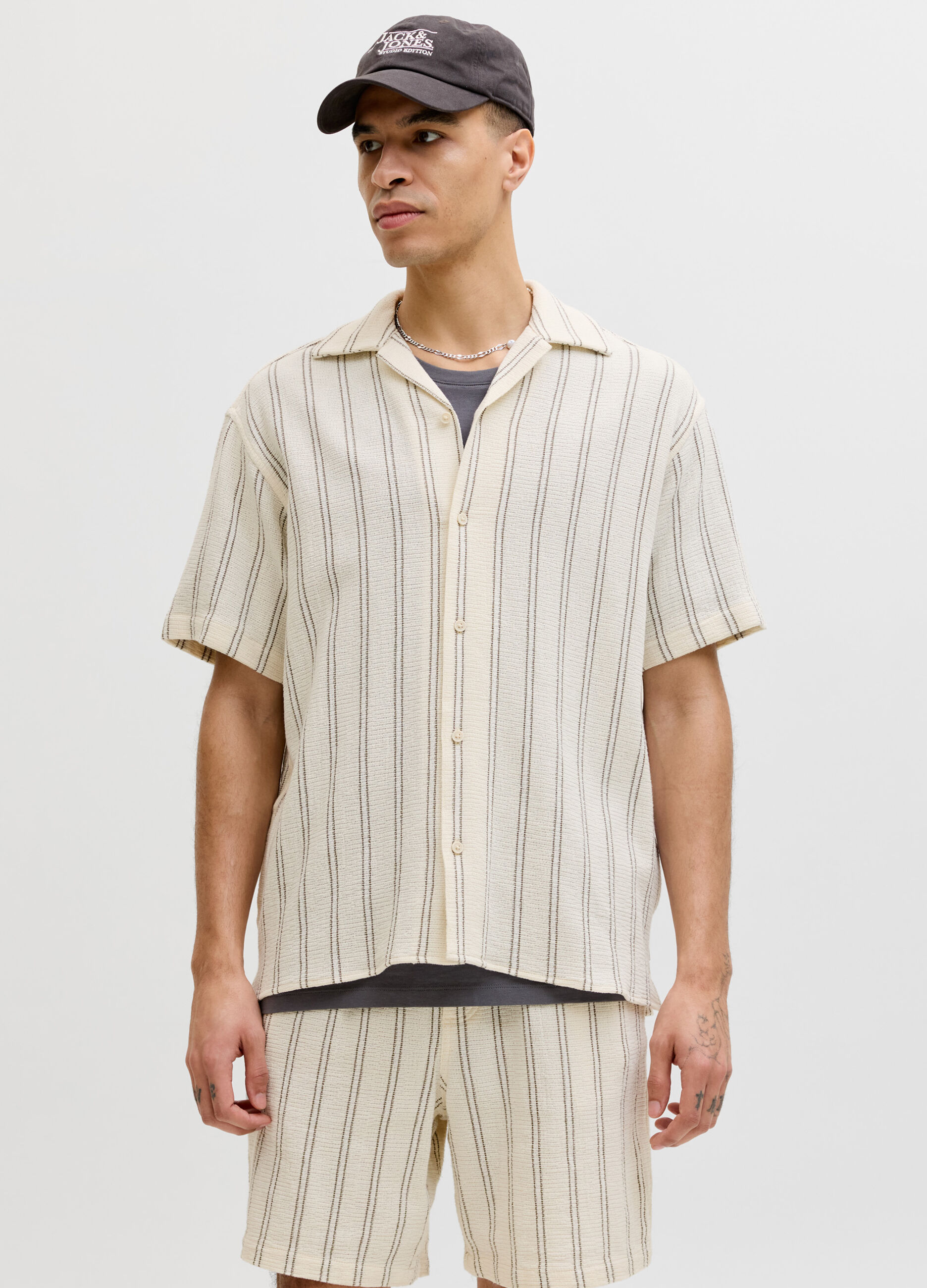 Camicia relaxed fit a maniche corte uomo_1
