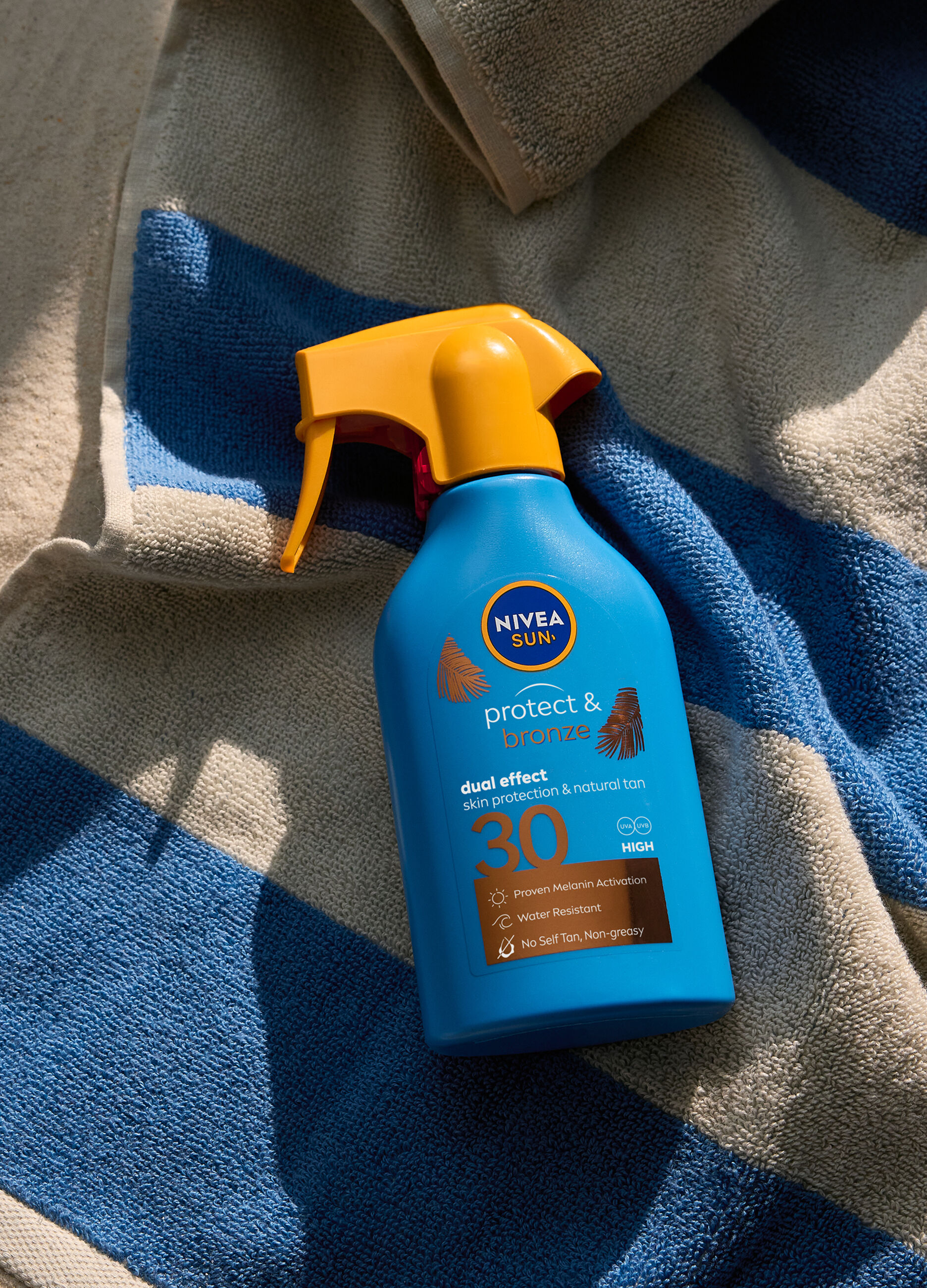 Nivea Sun Spray Solare Protect & Bronze FP30 270 ml, Crema solare 30 per un'abbronzatura dorata