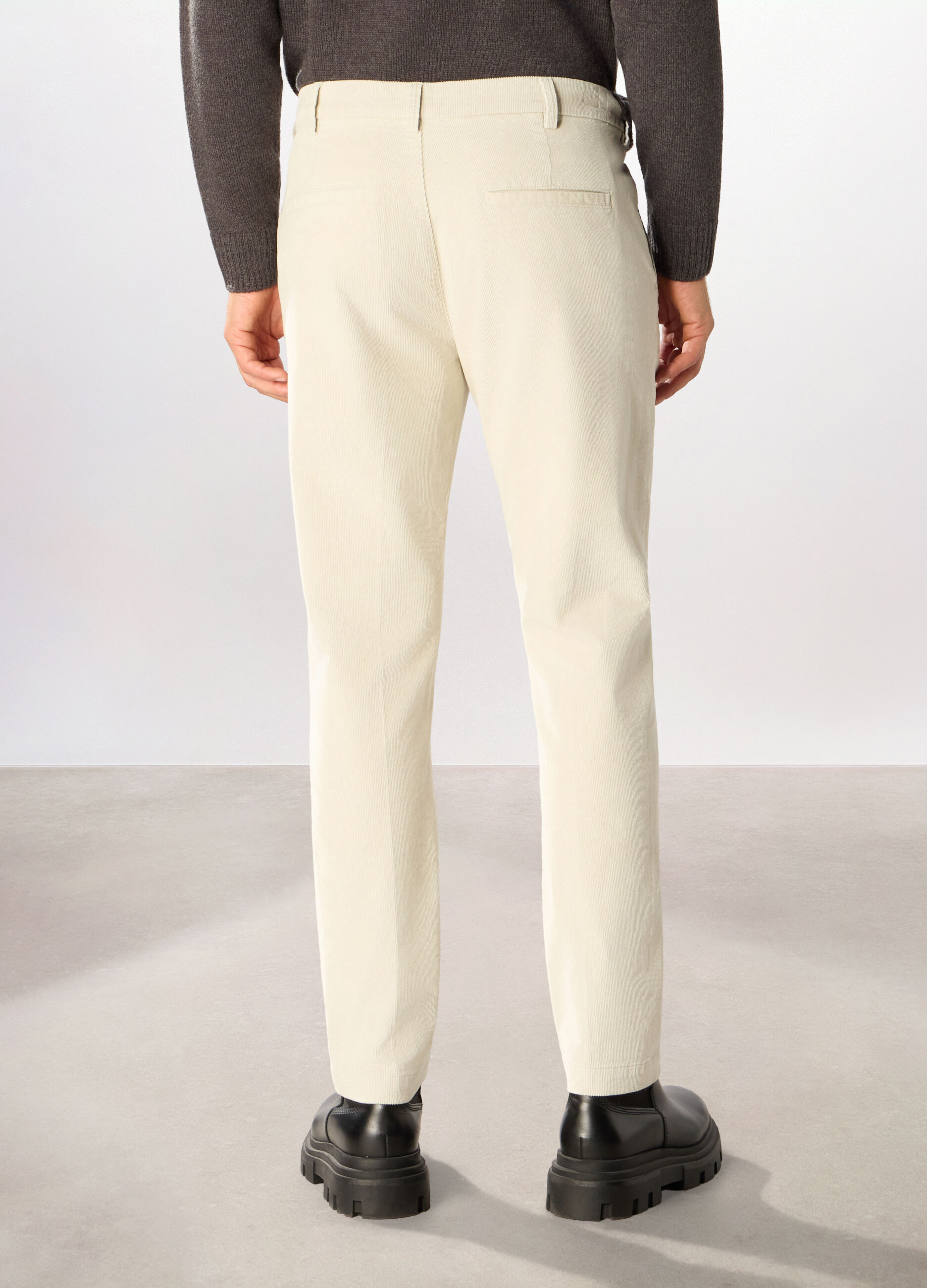 Pantaloni chino slim fit in velluto uomo_1
