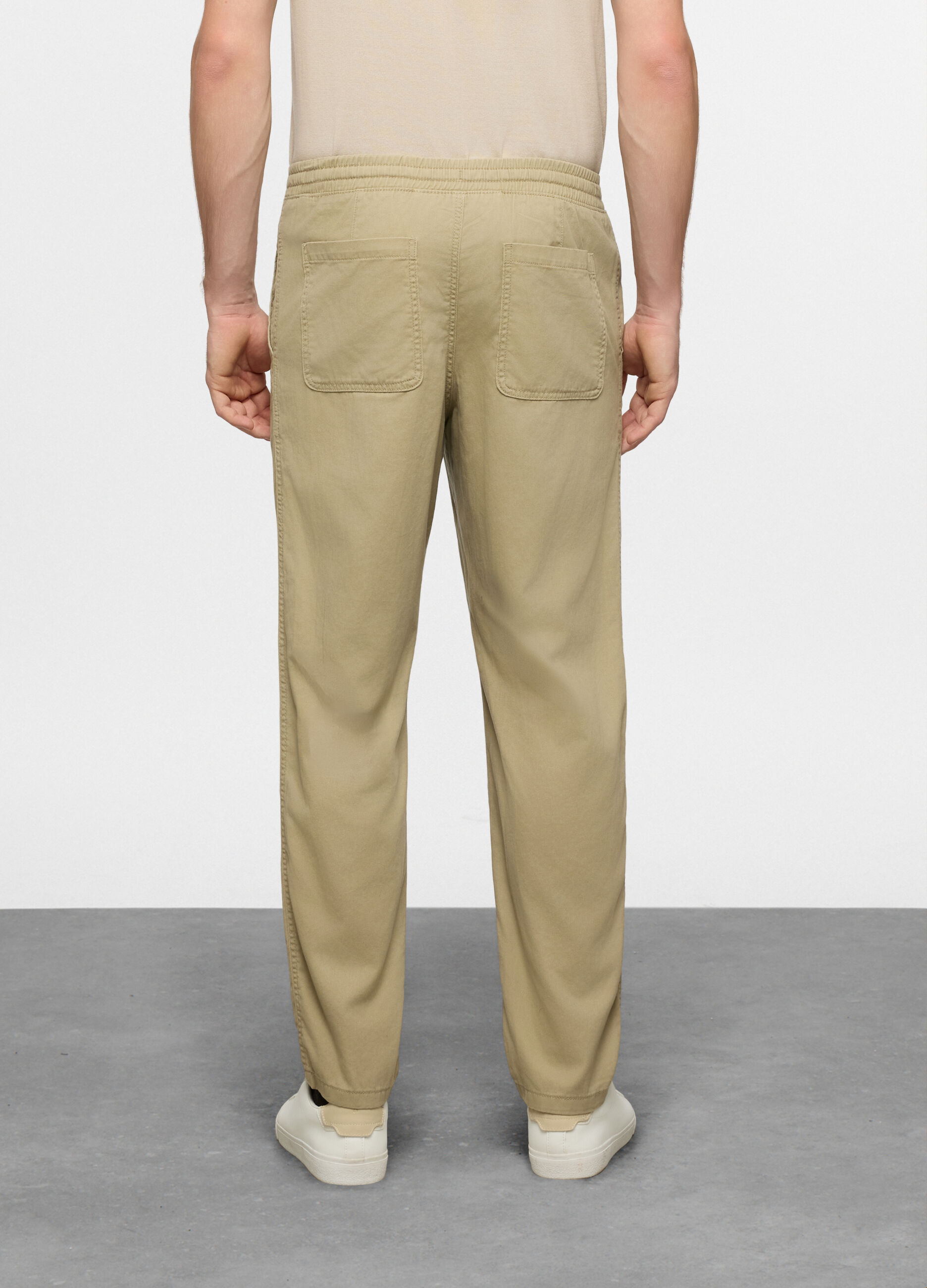 Pantalone chino relaxed fit in cotone uomo_1