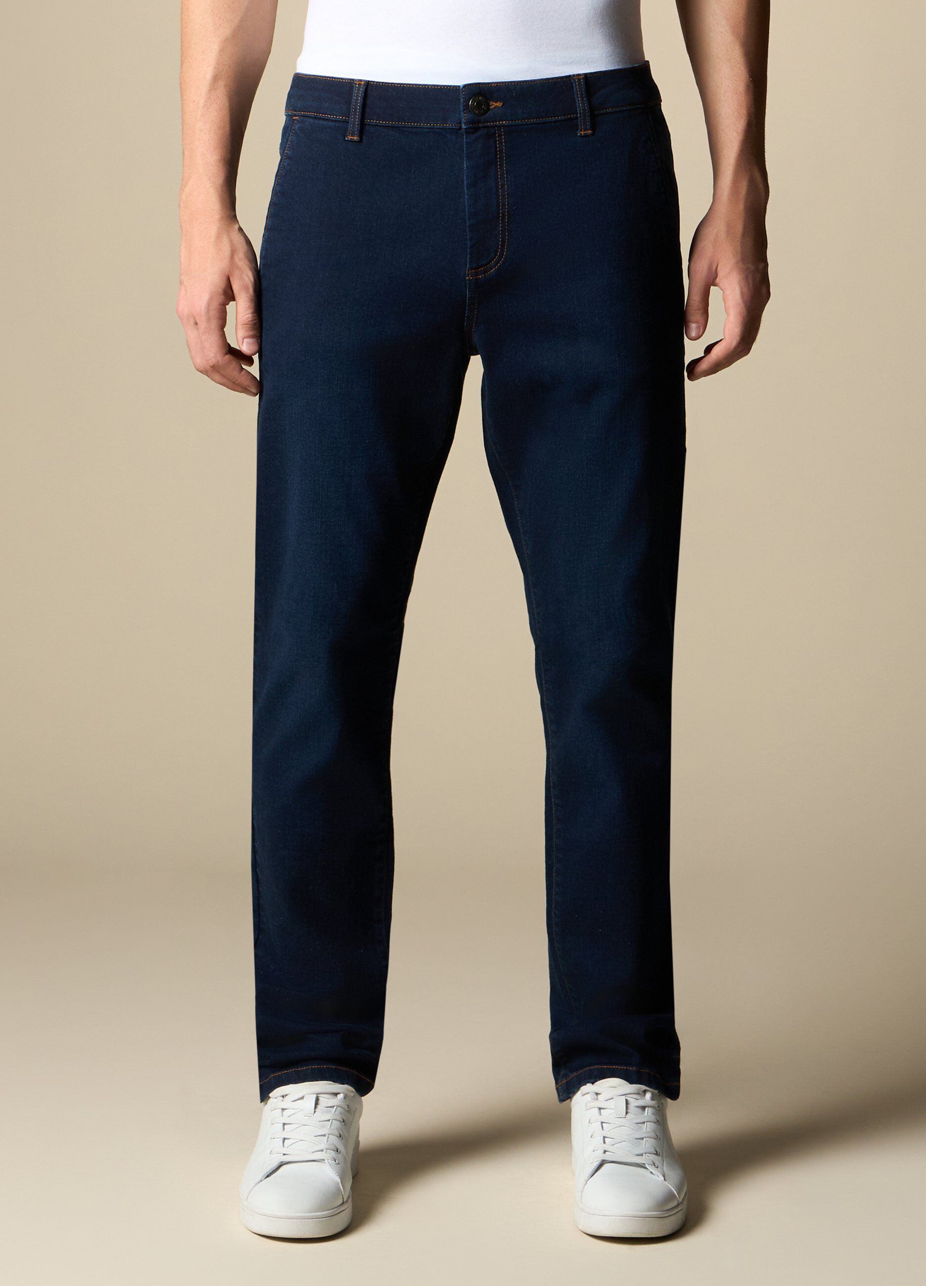 Jeans modello chino uomo