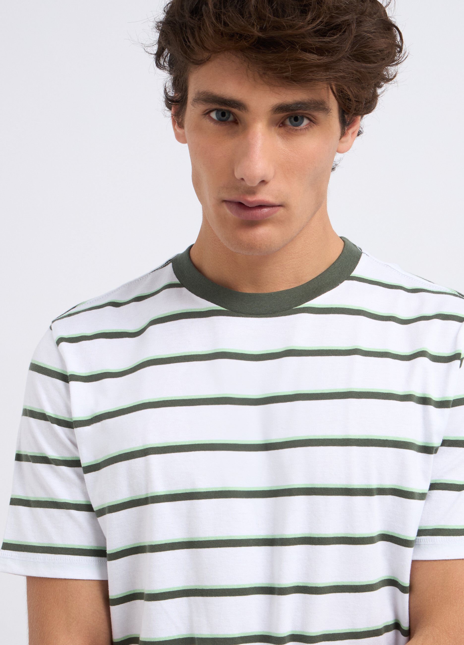 T-shirt rigata in puro cotone uomo_2