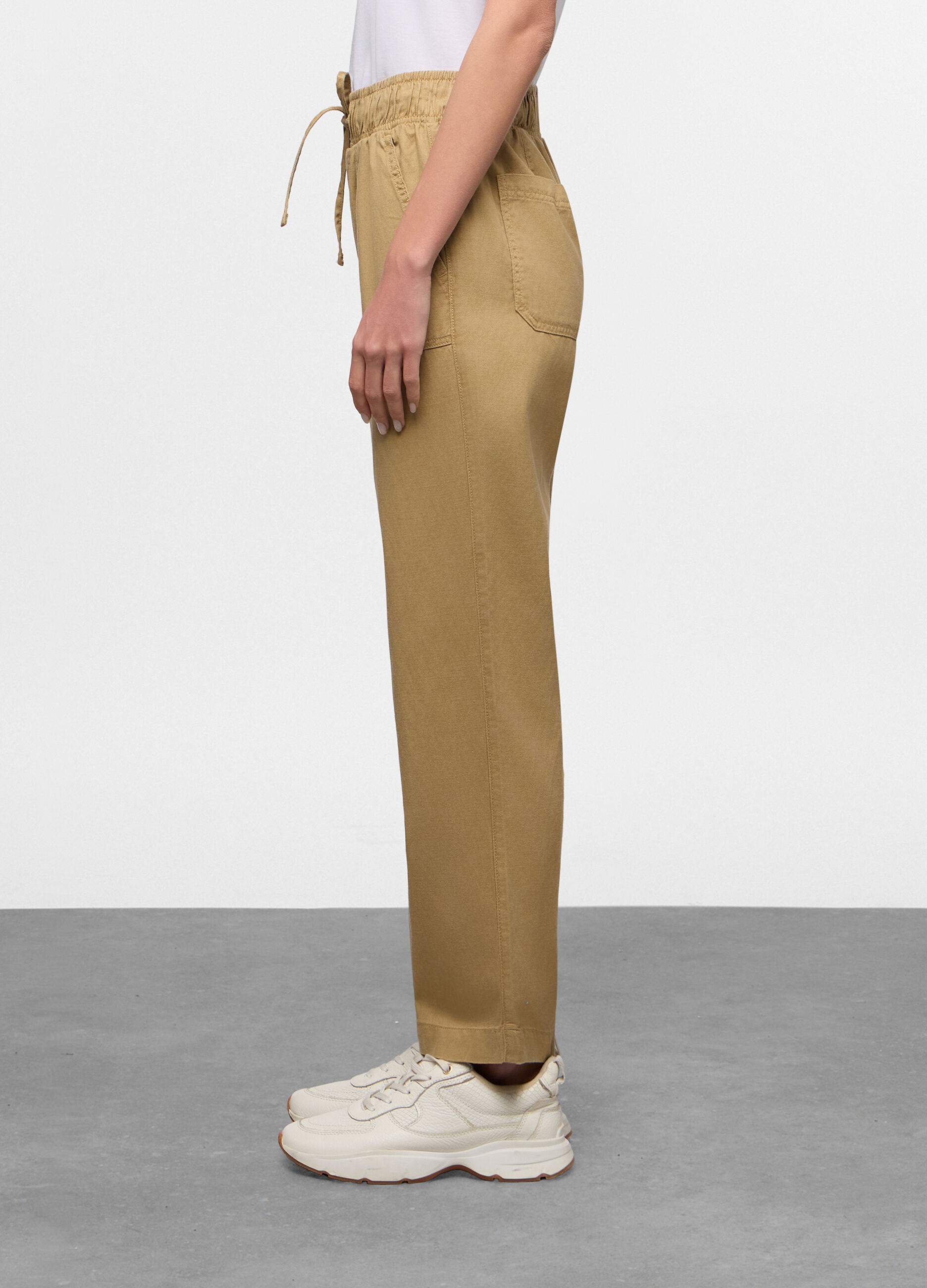 Jogger fit Regular con fondo elasticato in misto lyocell stretch donna _1