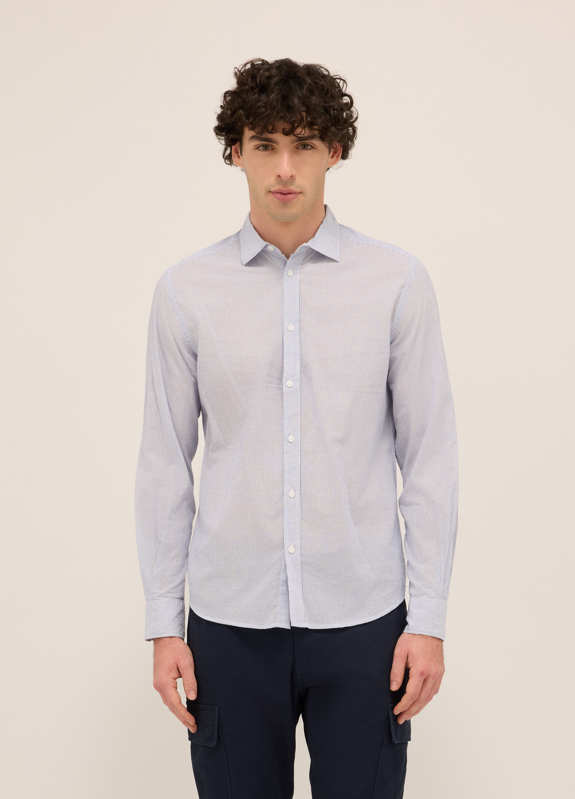 Camicia regular fit in voile di cotone a righe uomo_0