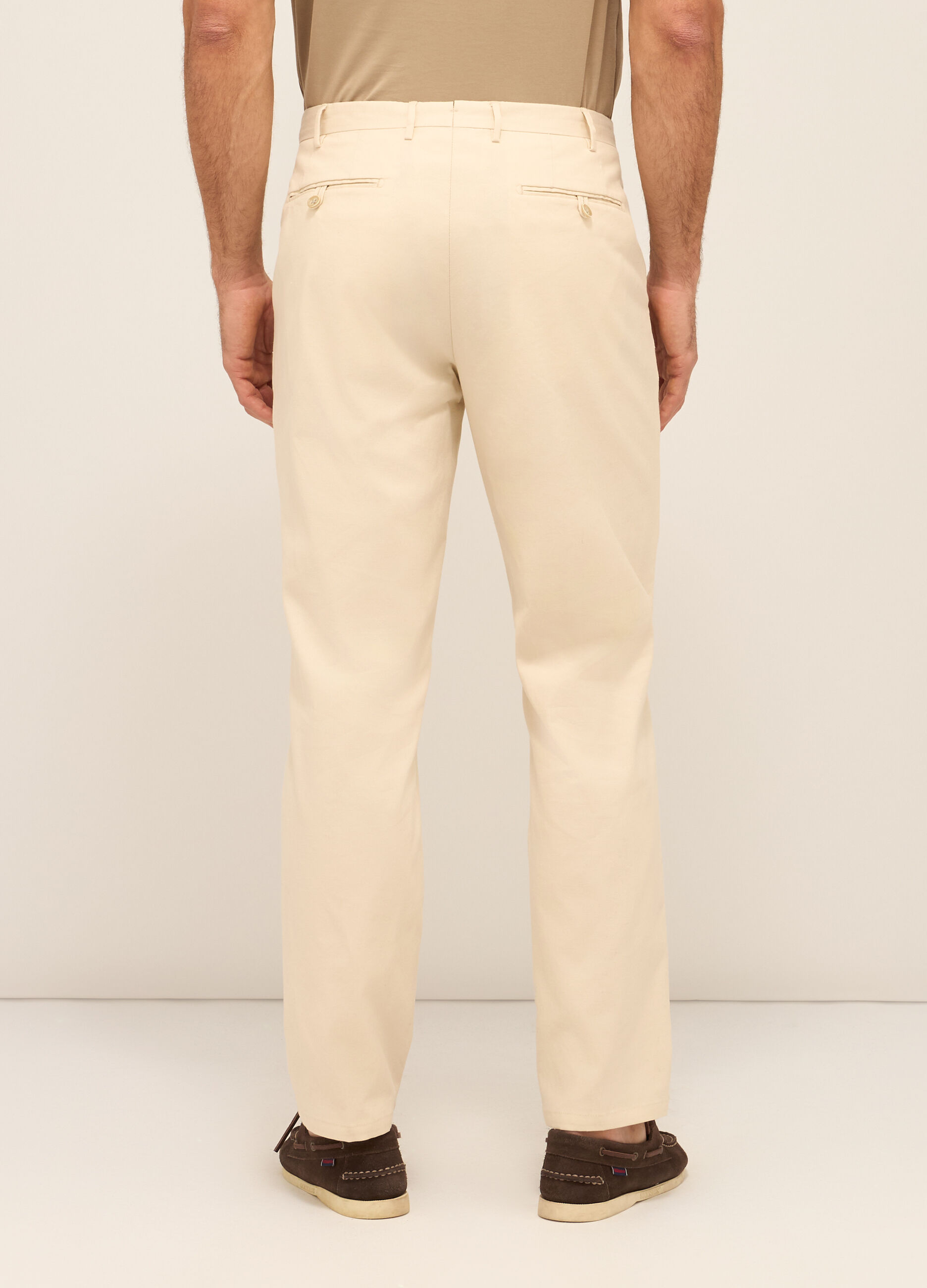 Pantaloni classici regular fit in cotone stretch uomo_1