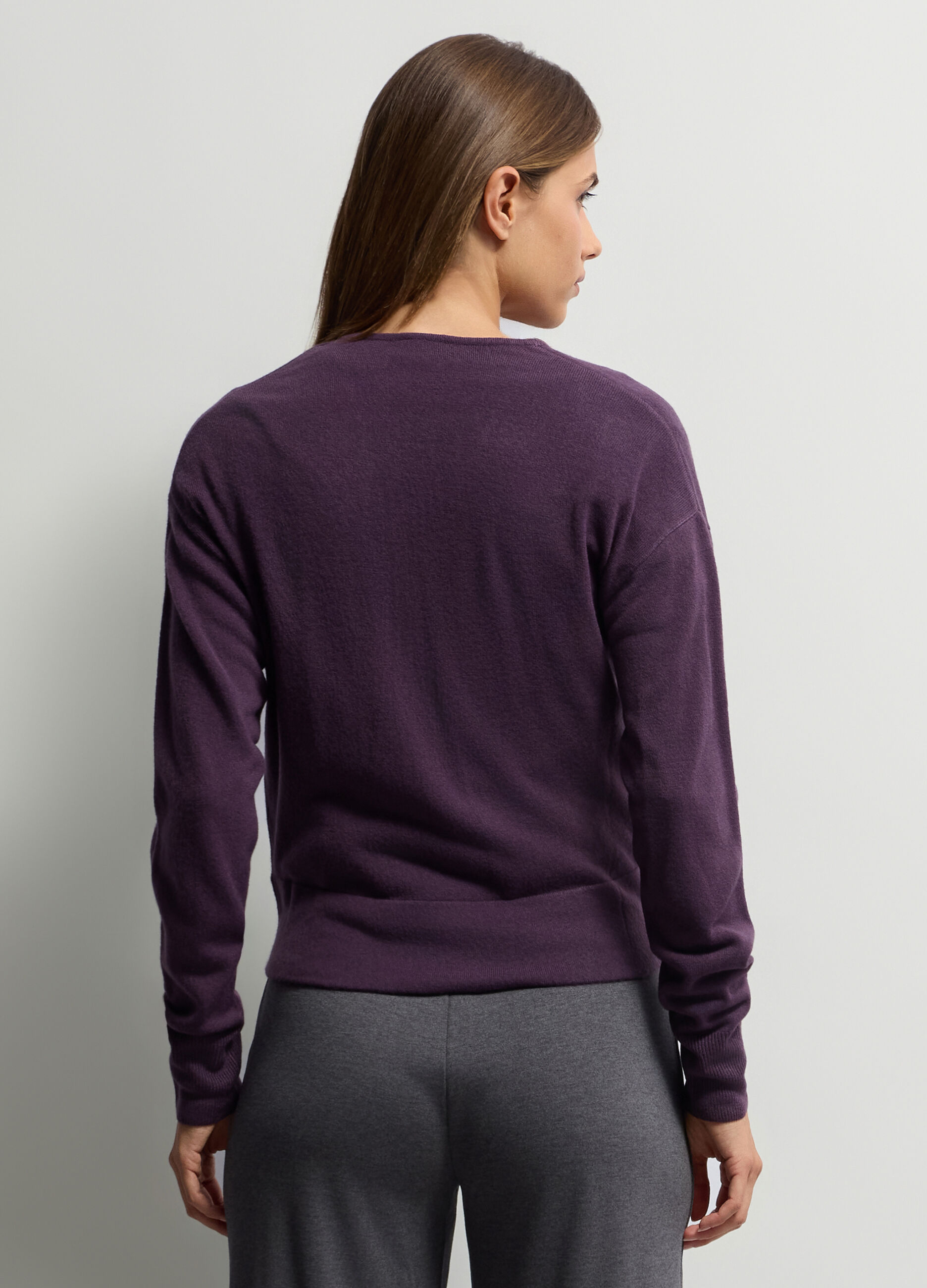 Pullover con scollo a V Fit over rasato donna_1