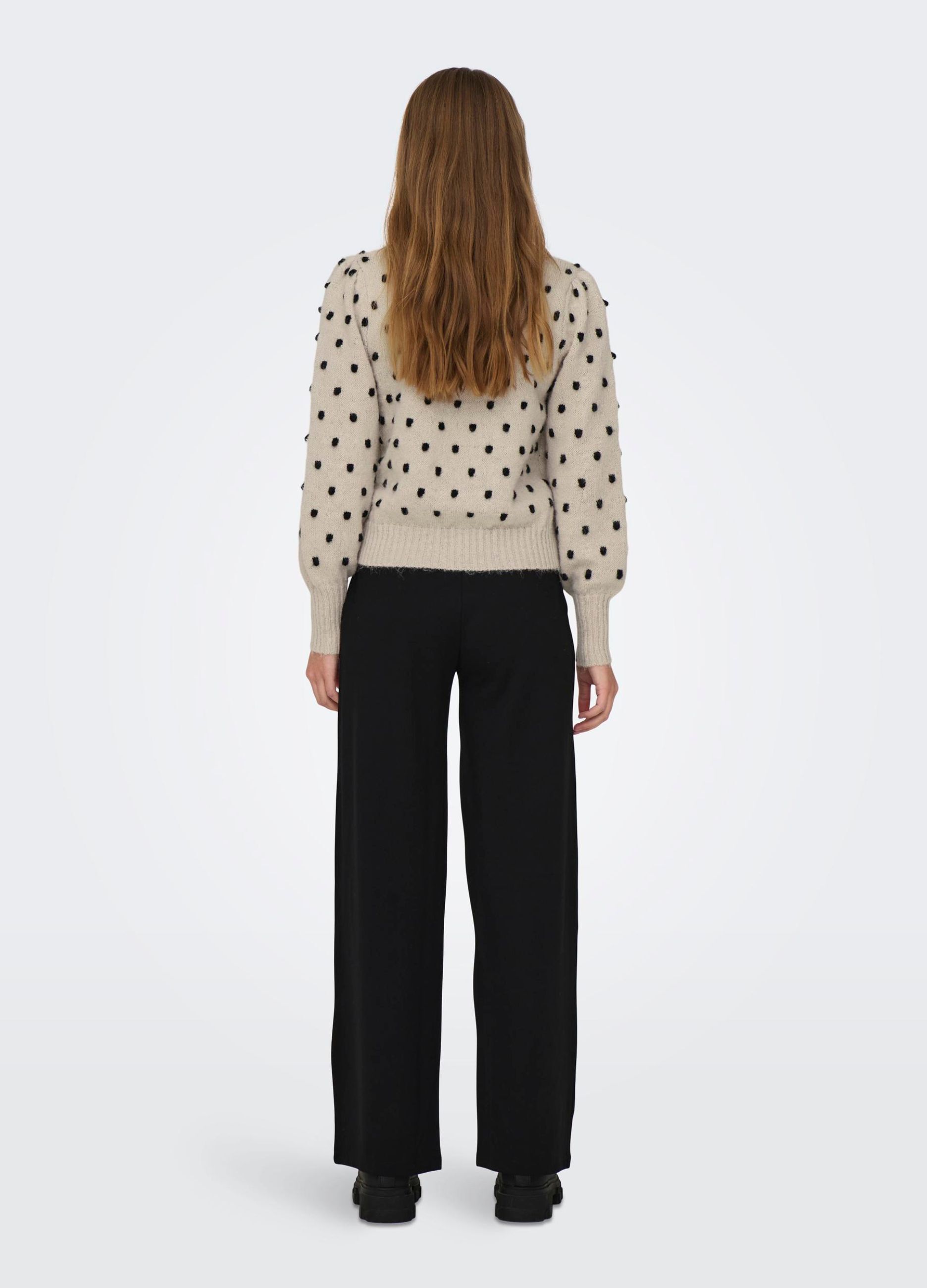 Pullover a maniche lunghe con collo alto_4