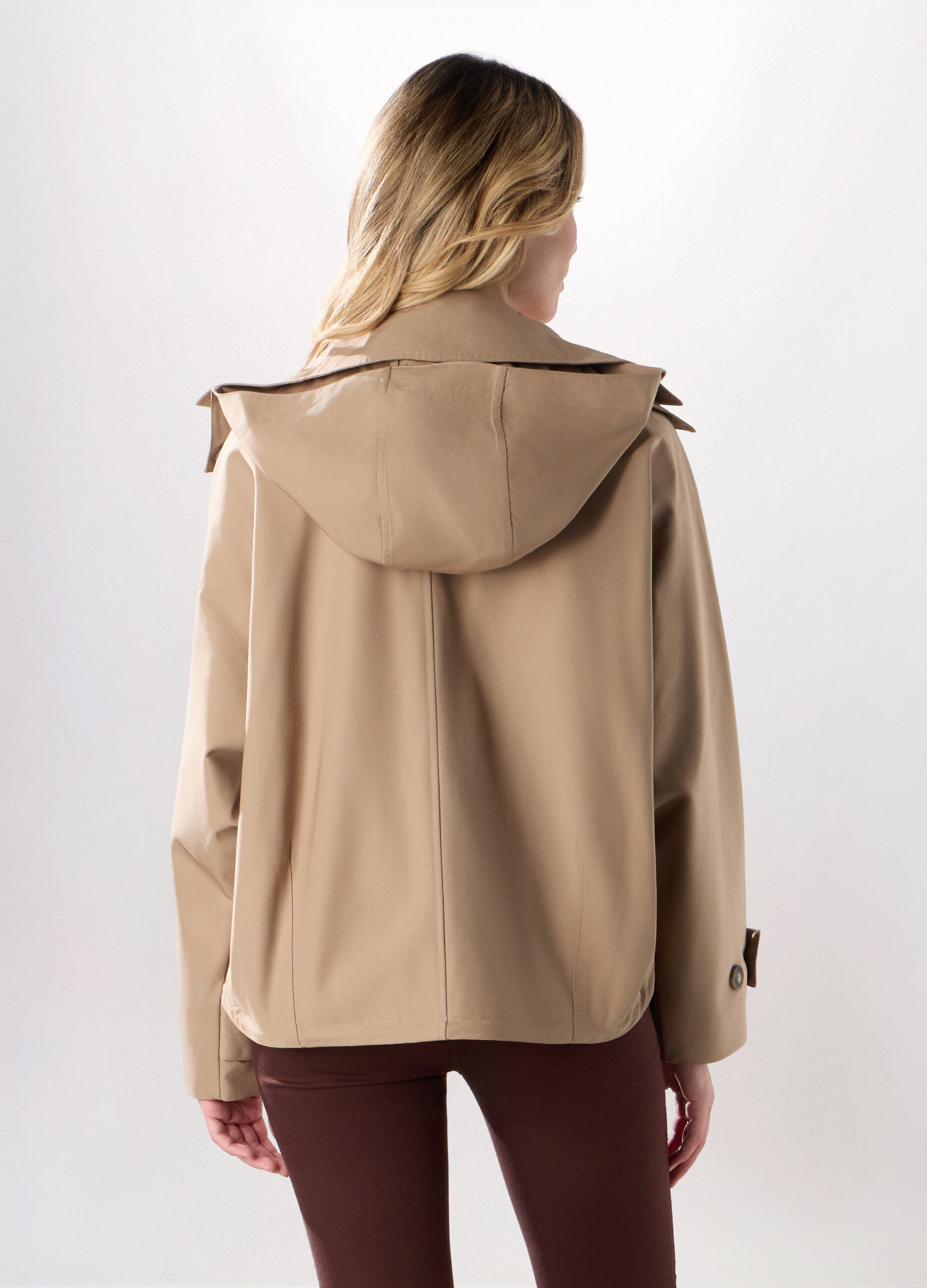 Trench corto con cappuccio donna_1