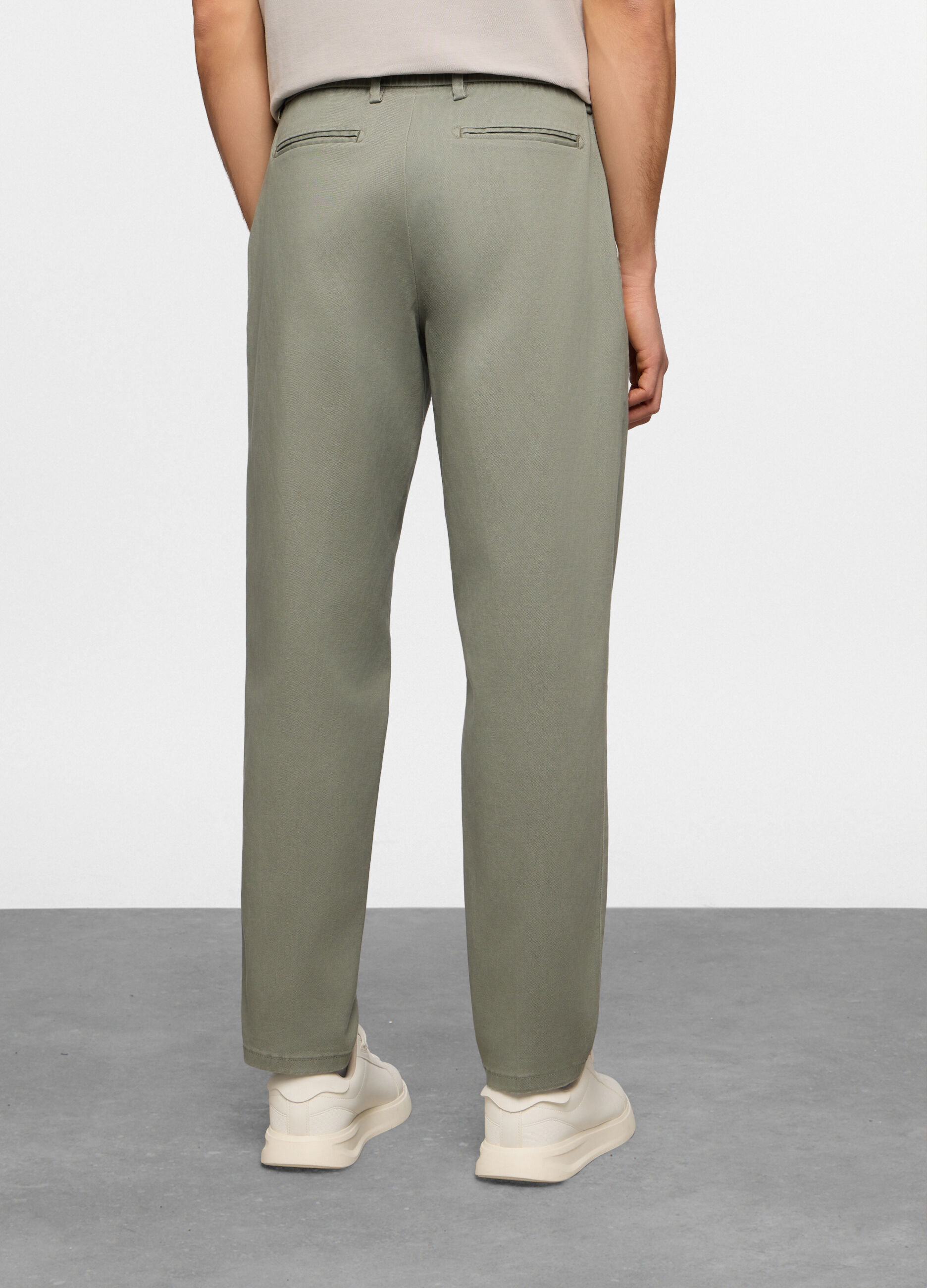 Pantaloni chino relaxed fit in twill di cotone uomo_1