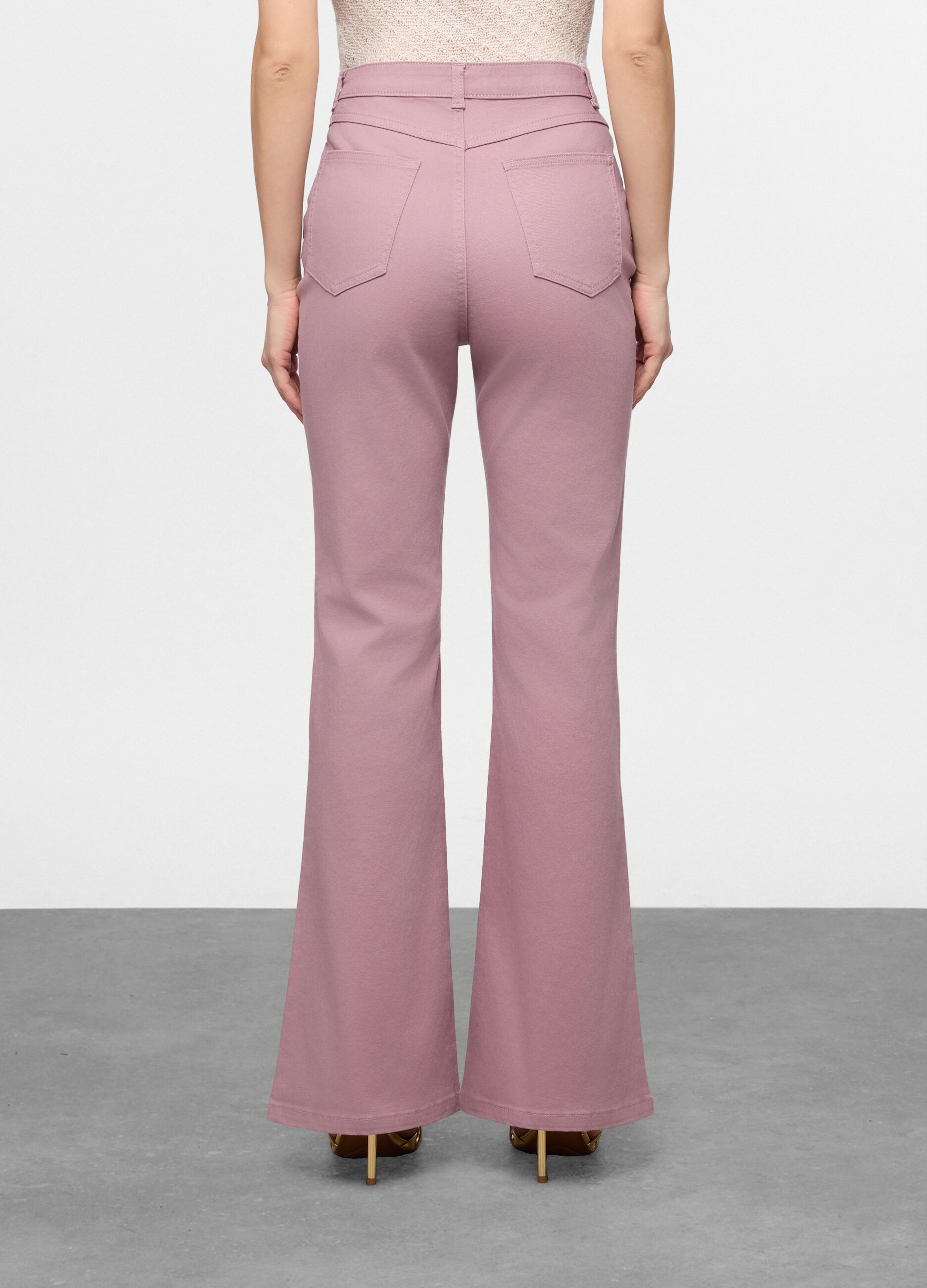 Pantaloni flare fit in twill di cotone stretch donna_1