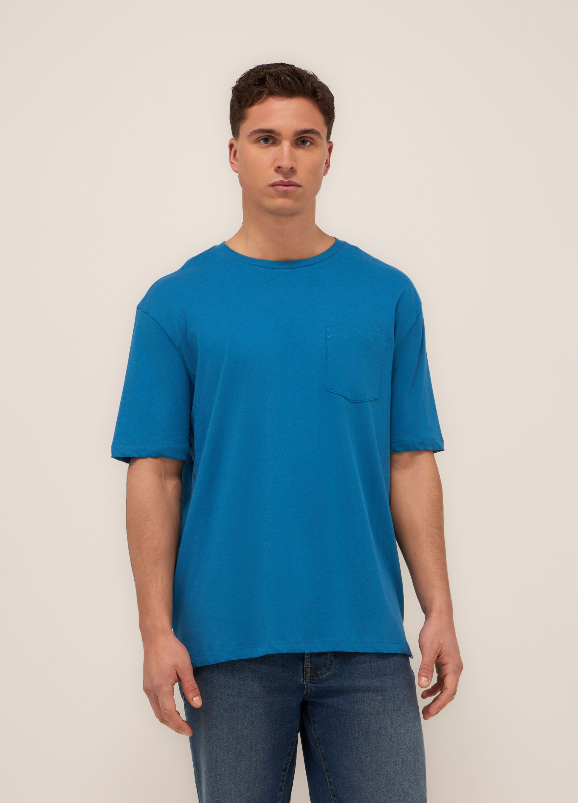 T-shirt in jersey di cotone con taschino uomo_0