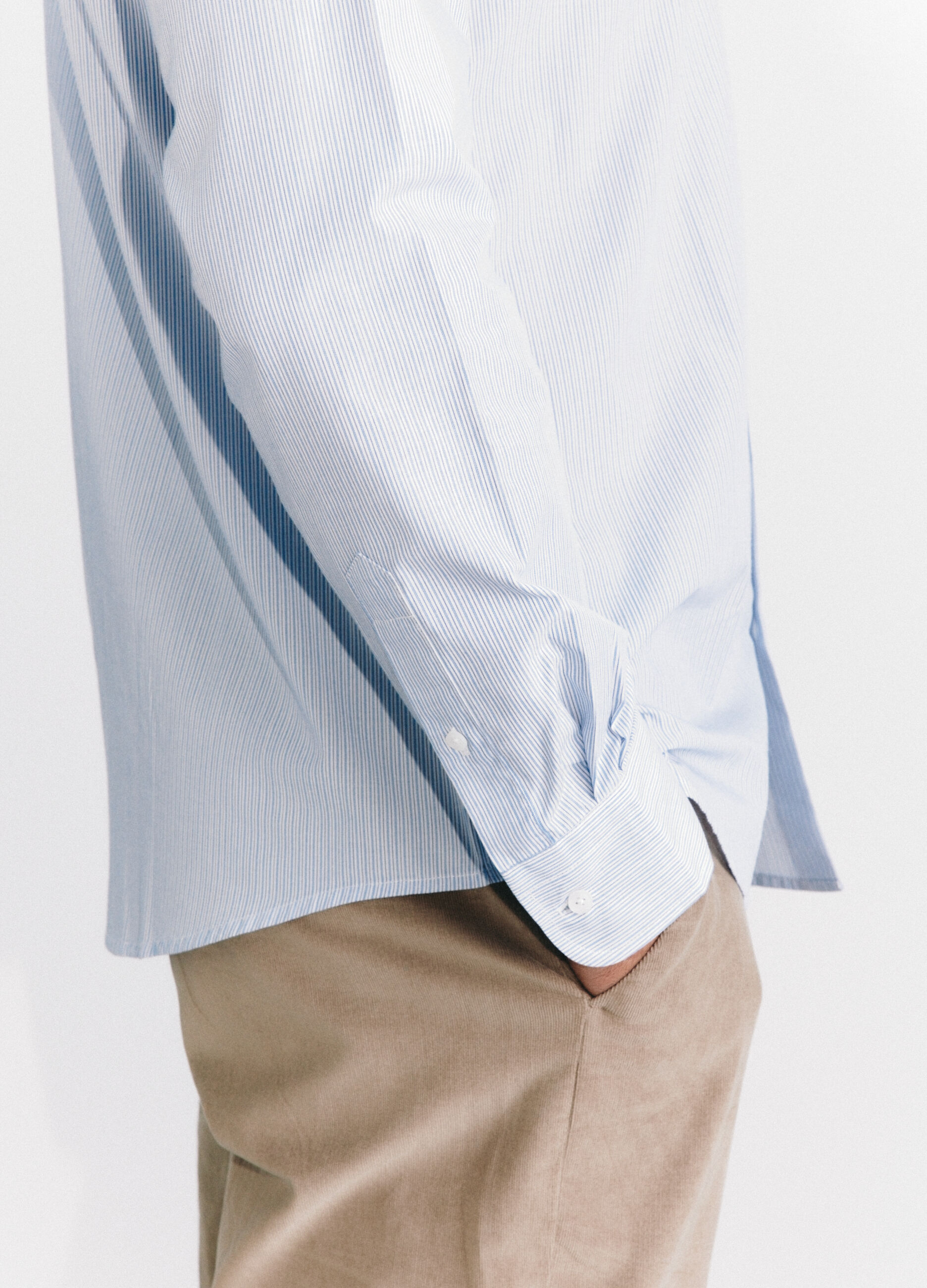 Camicia regular fit in tessuto a righe uomo_5