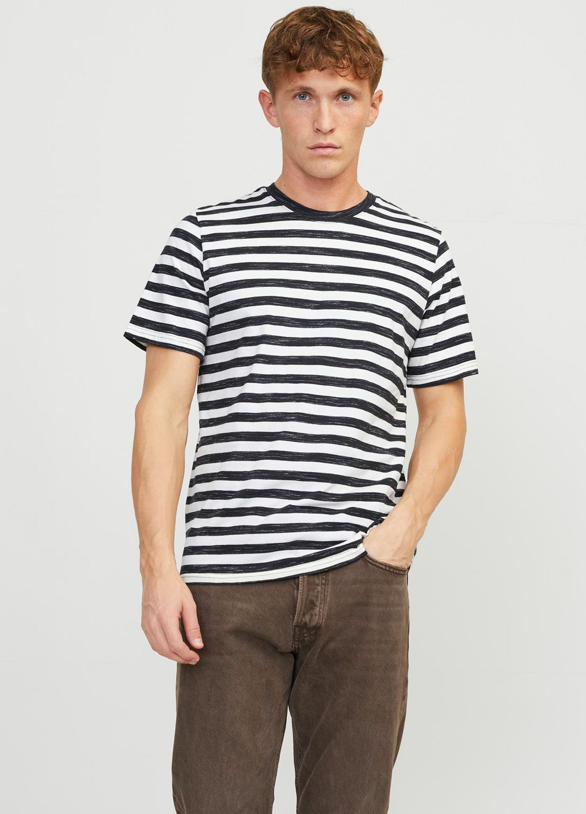 T-shirt girocollo a righe uomo_2