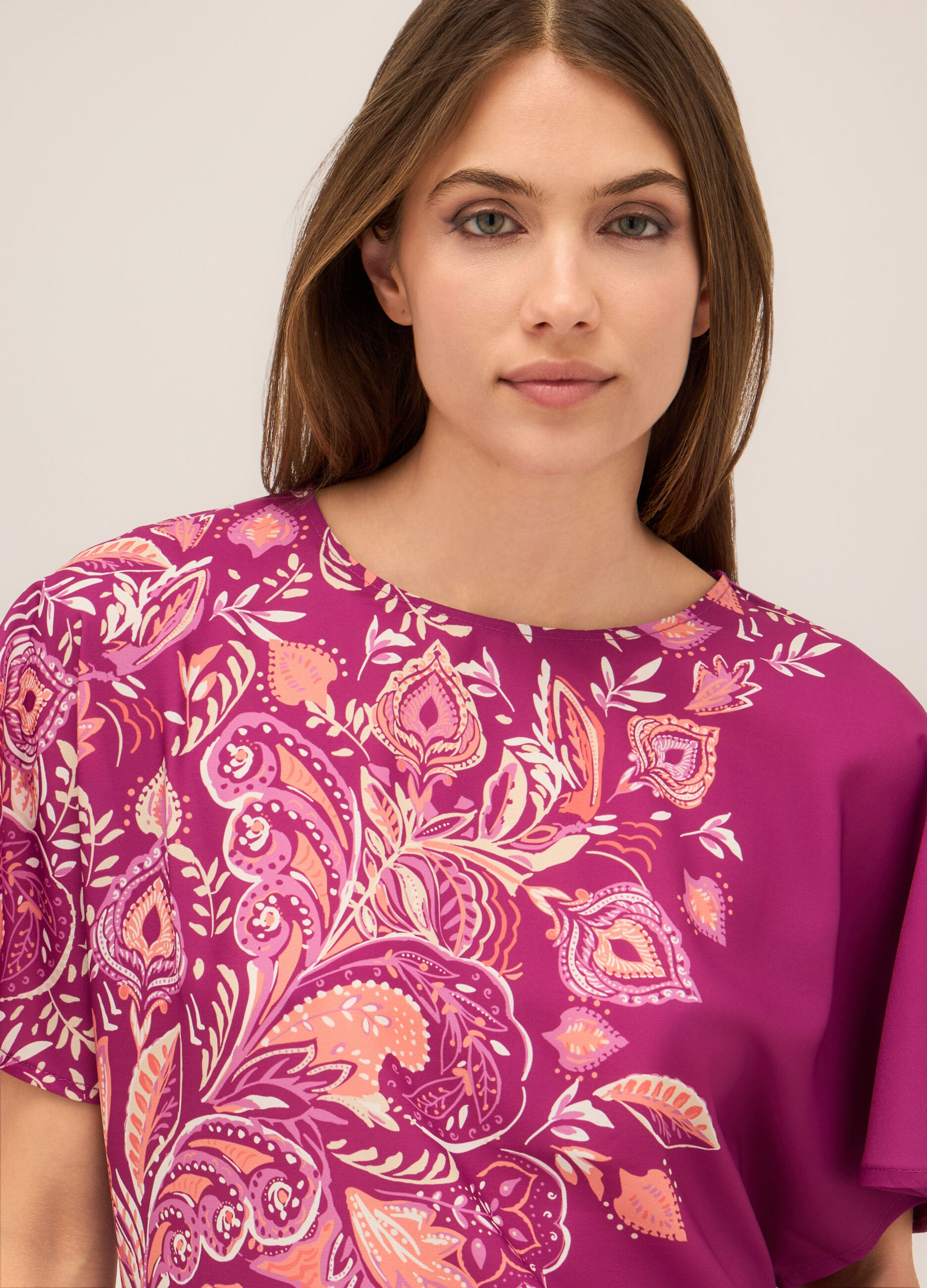 T-shirt con maniche ad aletta donna_2