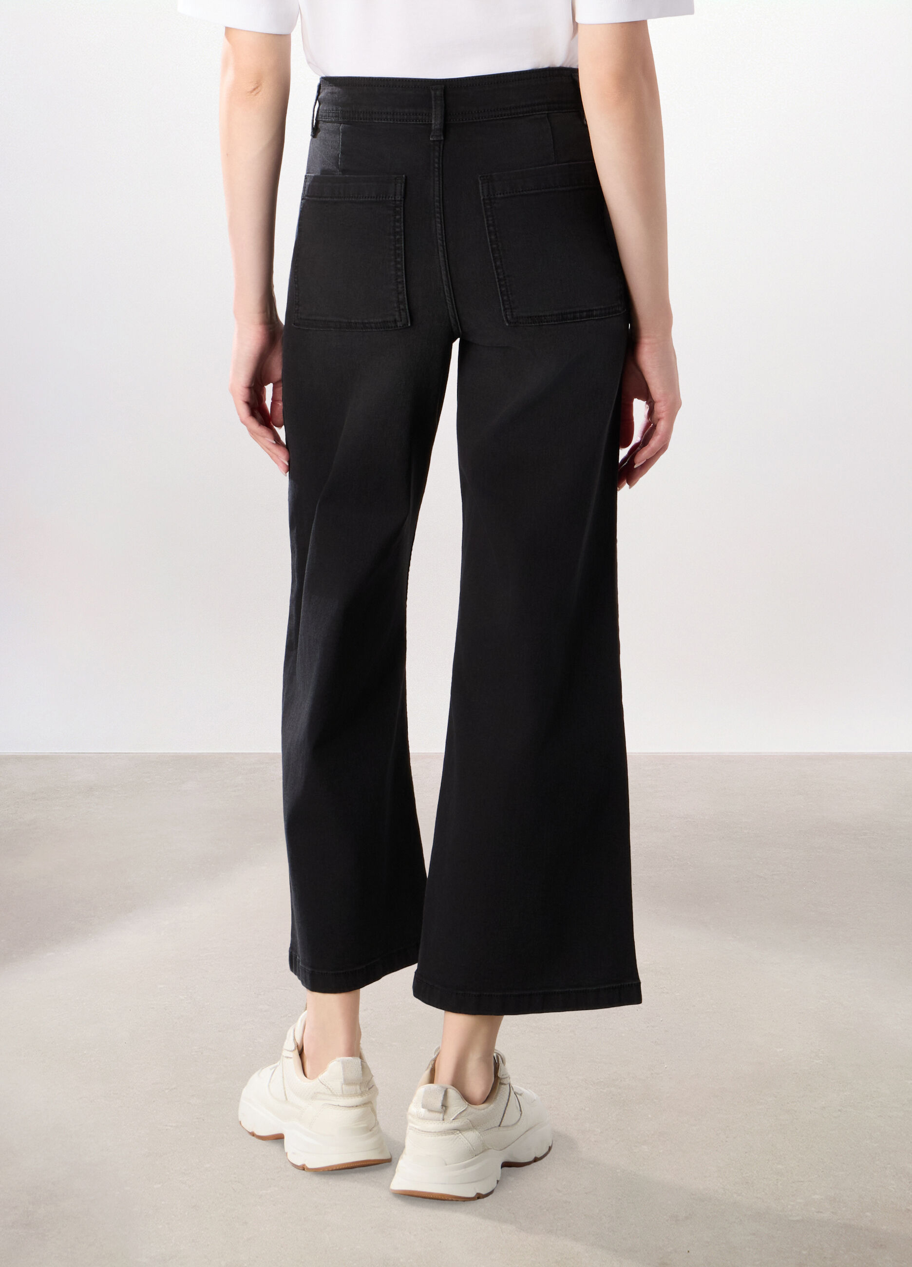 Pantaloni wide leg in denim misto cotone stretch_1