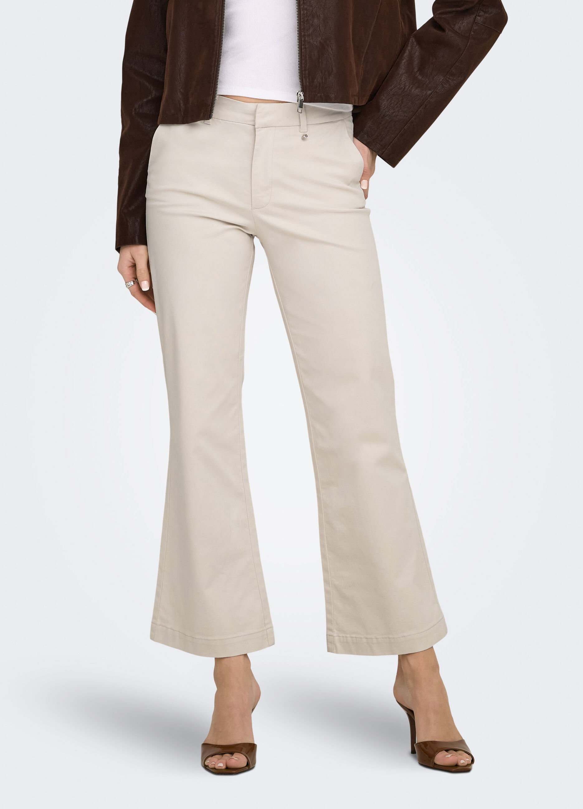 Pantaloni flared fit_2