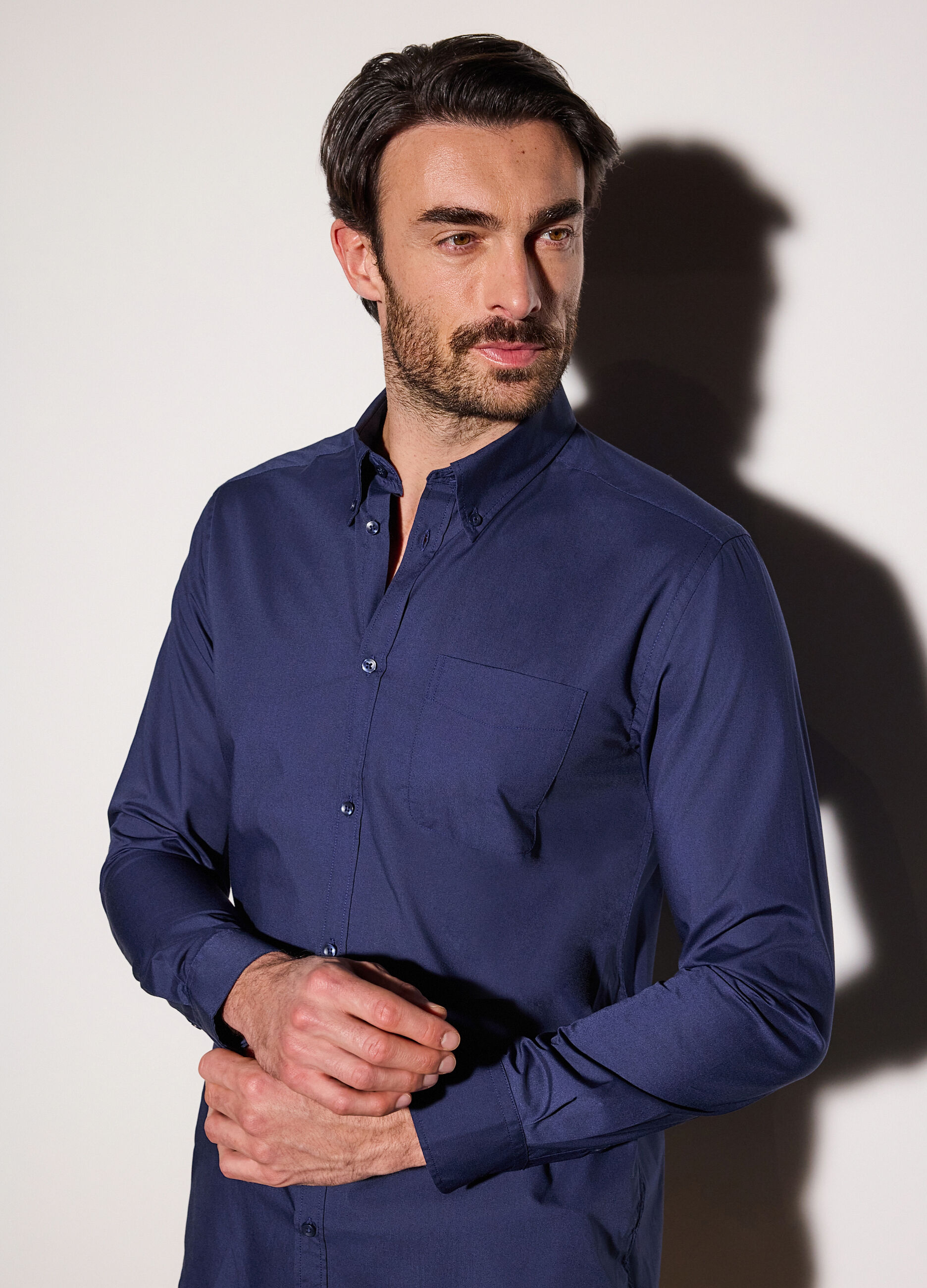 Camicia regular fit con colletto button down uomo_2