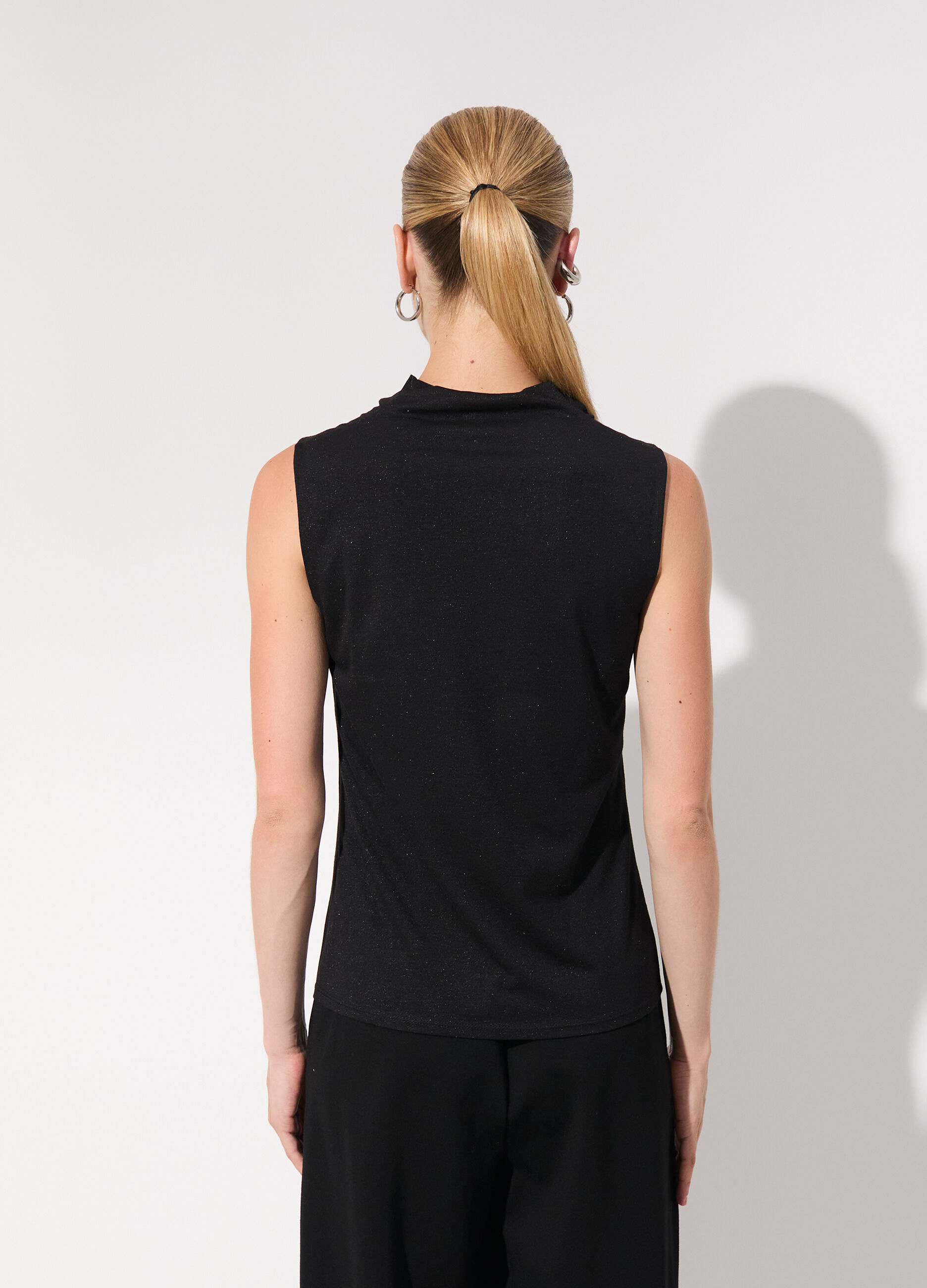 Lupetto smanicato in filo lurex donna_2