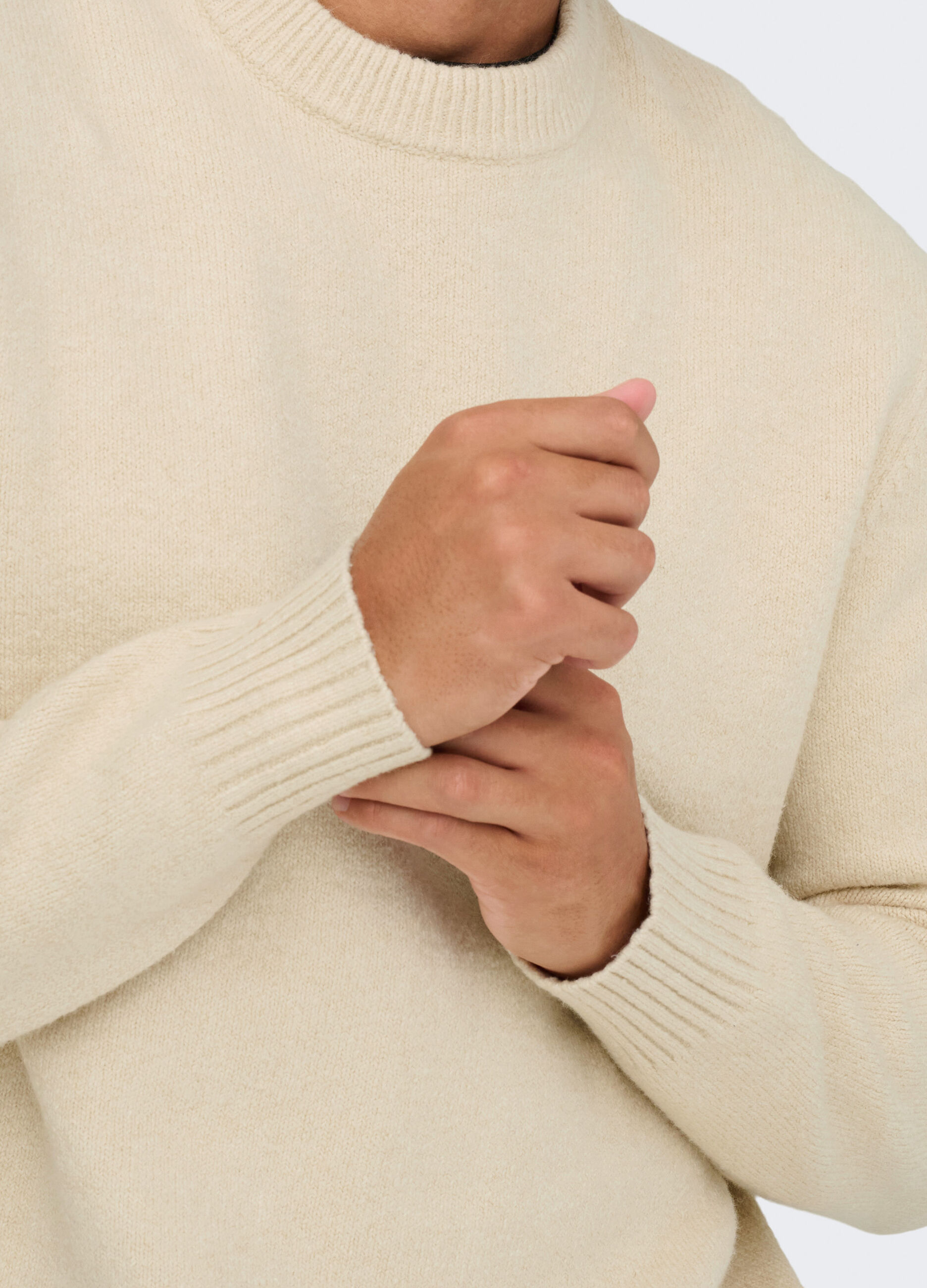 Maglione girocollo con profili a costine uomo_4