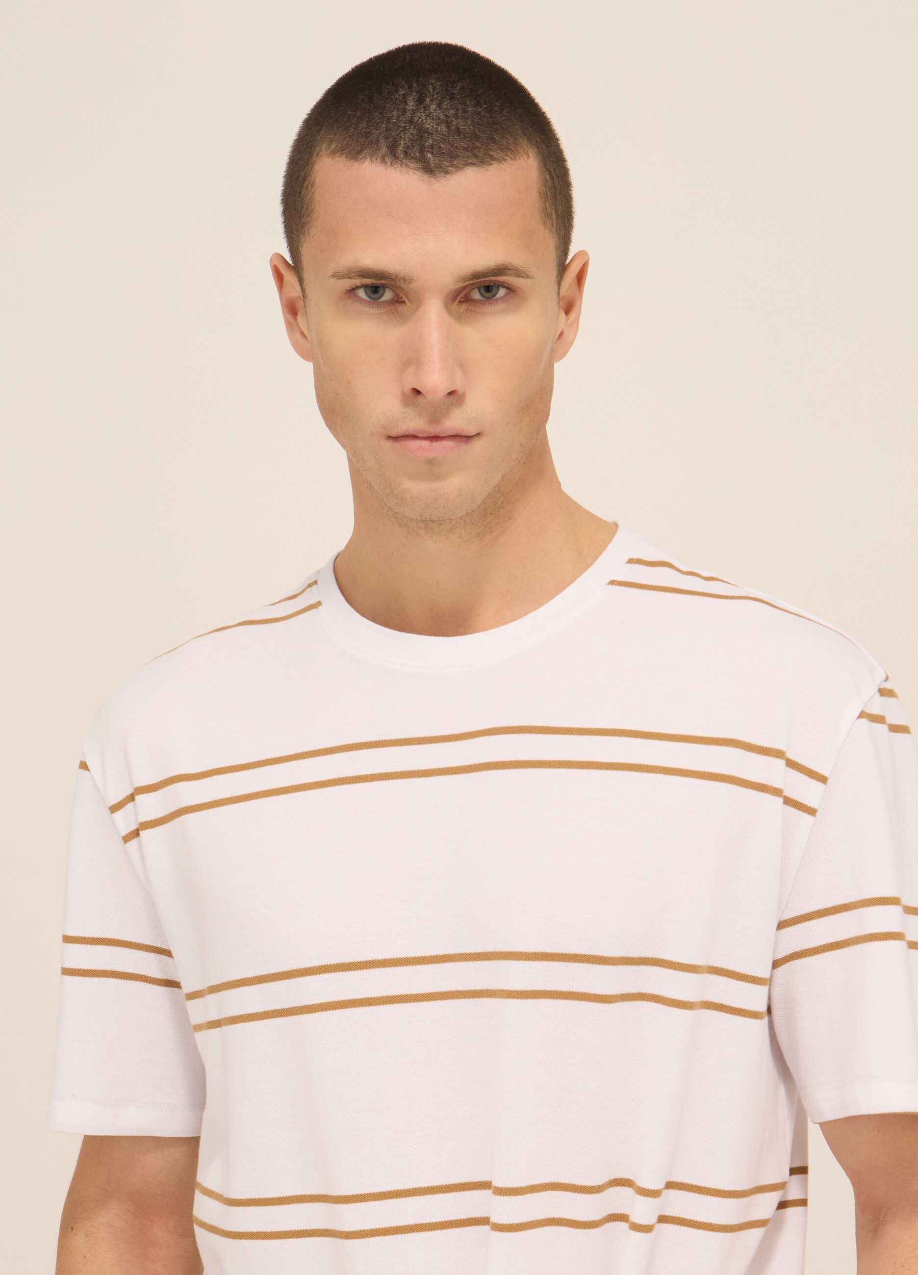 T-shirt oversize in cotone a righe uomo_2