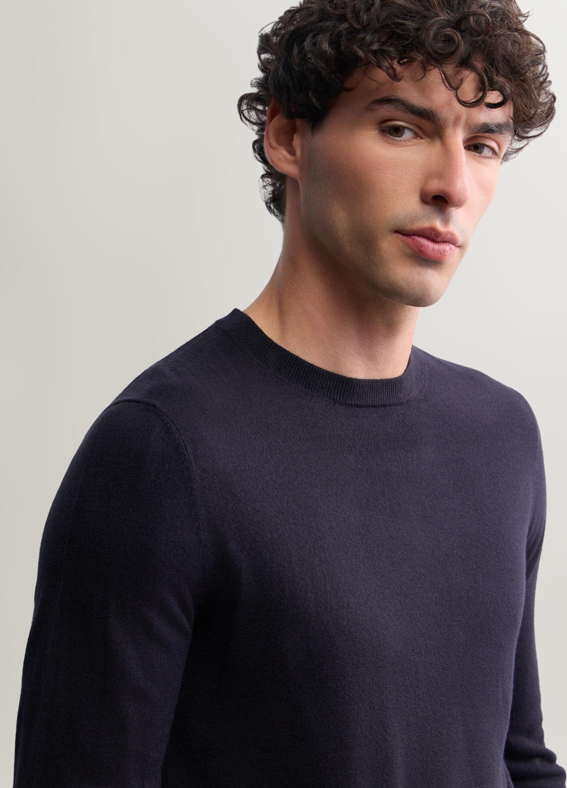 Maglione girocollo in maglia rasata uomo_2