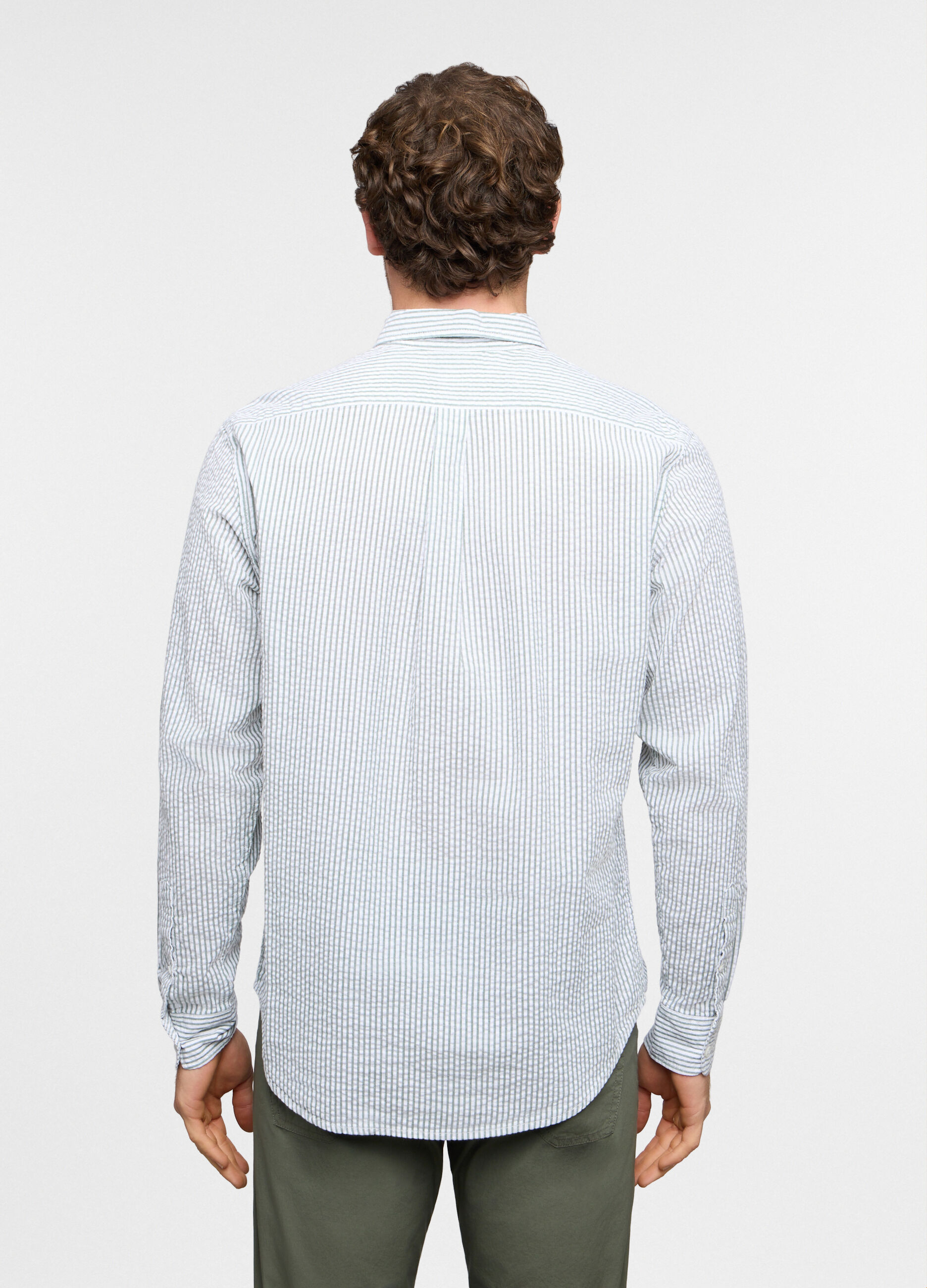 Camicia regular fit in seersucker a righe uomo_1