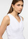 Blusa smanicata fit regular con scollo a V in misto cotone donna_2