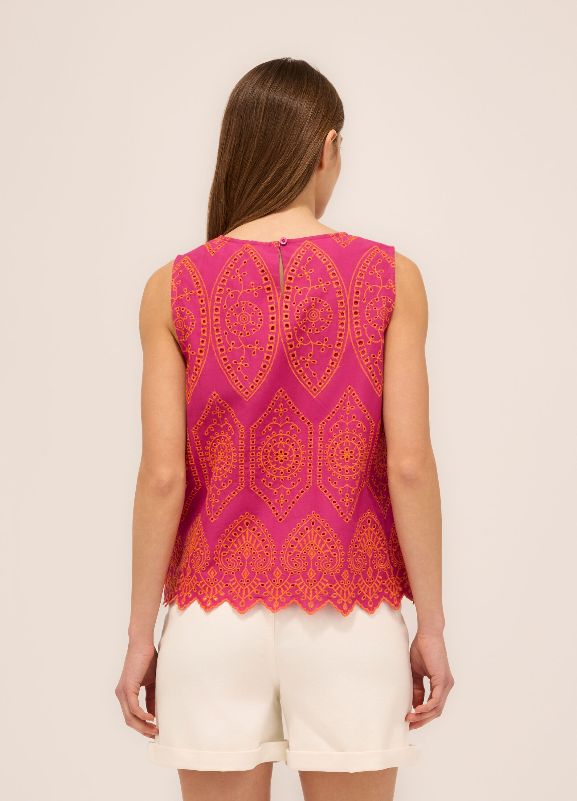 Top in puro cotone con ricami donna_1