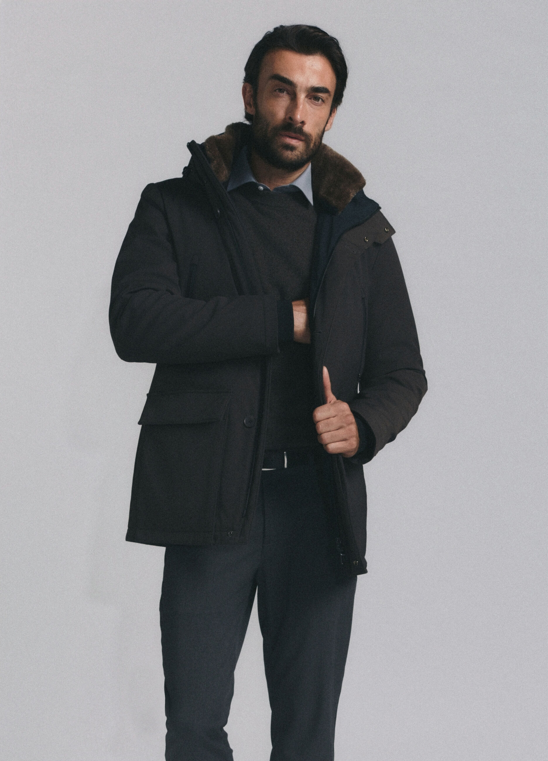 Cappotto imbottito con zip e cappuccio uomo_2
