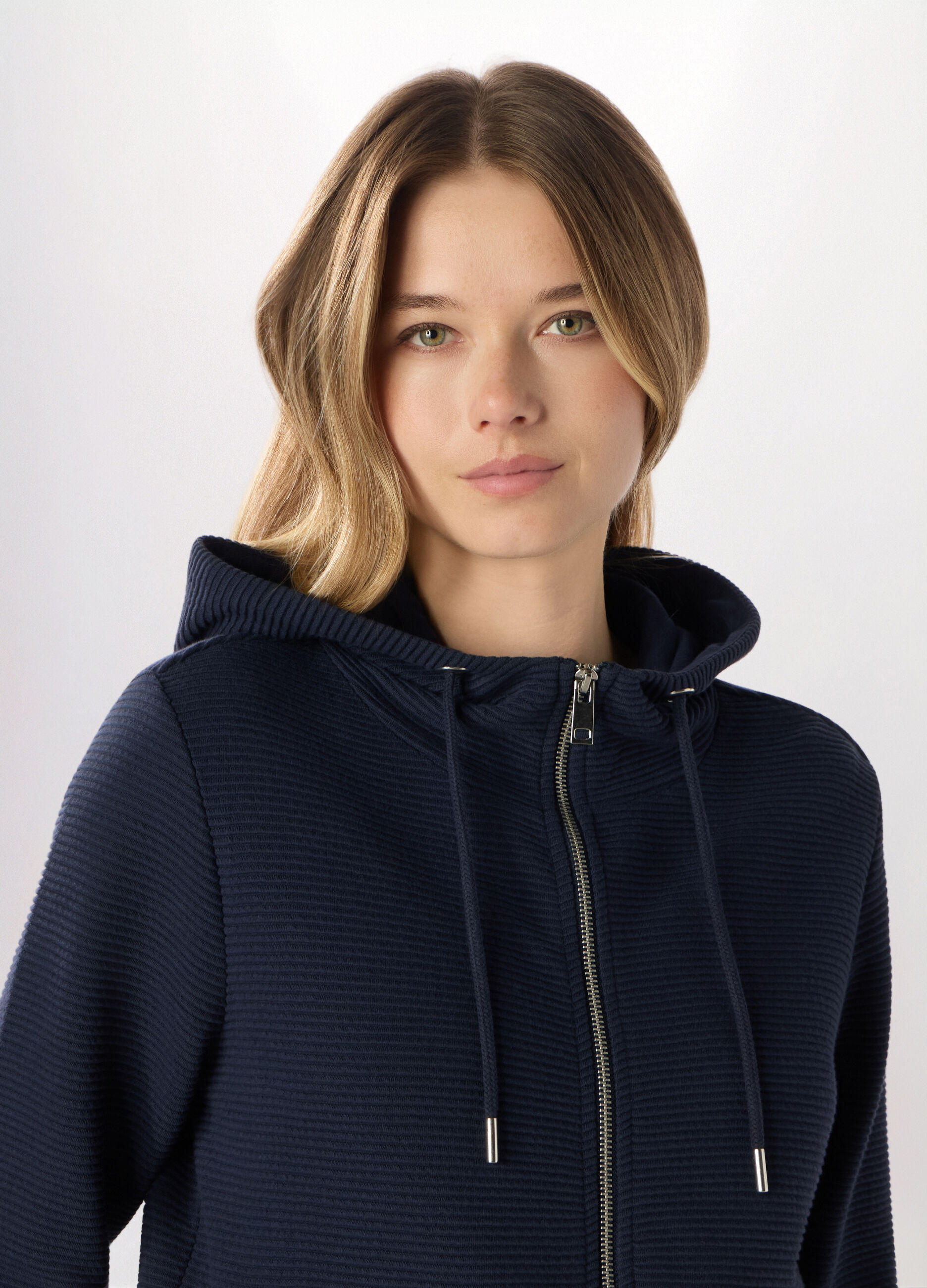 Giacca con cappuccio donna_2